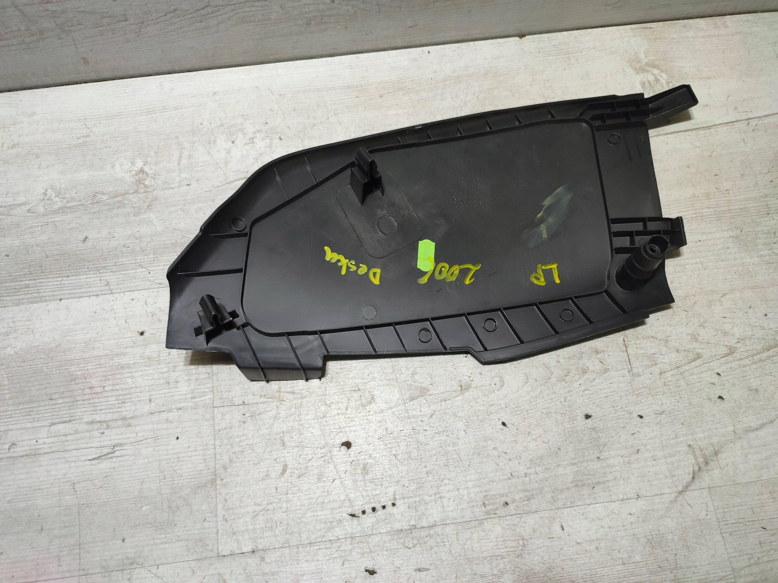 Peugeot 2008 and 2018 front side left cover of the dashboard