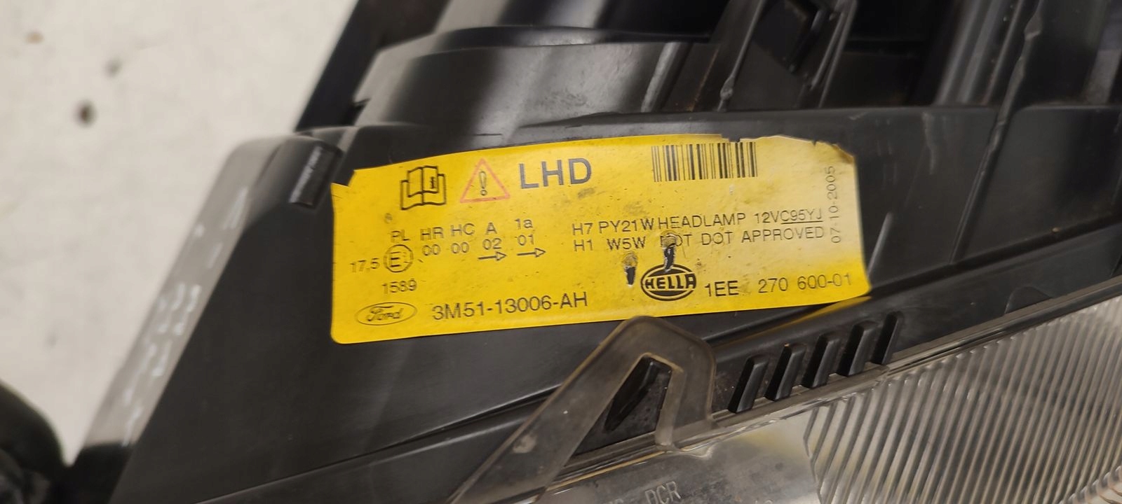 light front front left Ford C-MAX