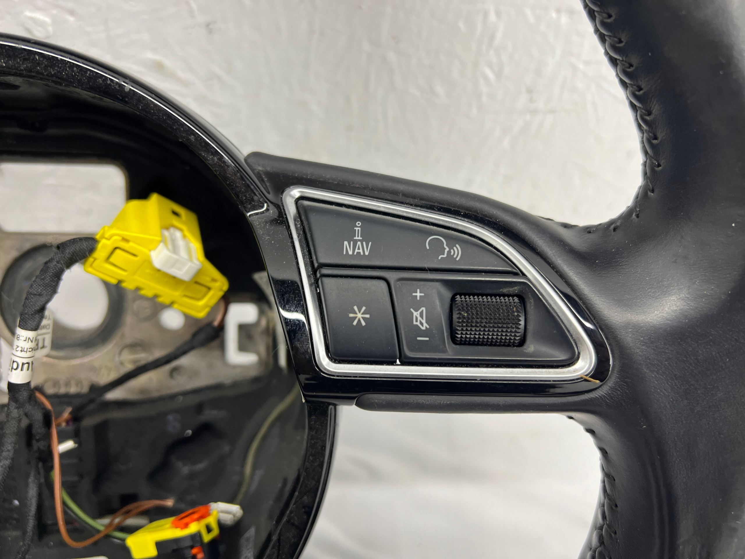 lenkrad Leder SKORZANA MULTI MULTIFUNKCJA AUDI A3 8V 8V0419091A LADNA