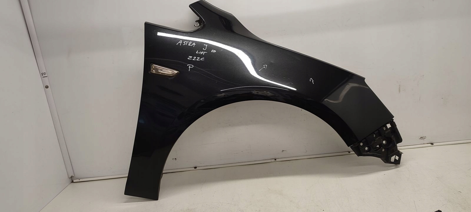fender right front front Opel Astra J LIFT Z22C HB