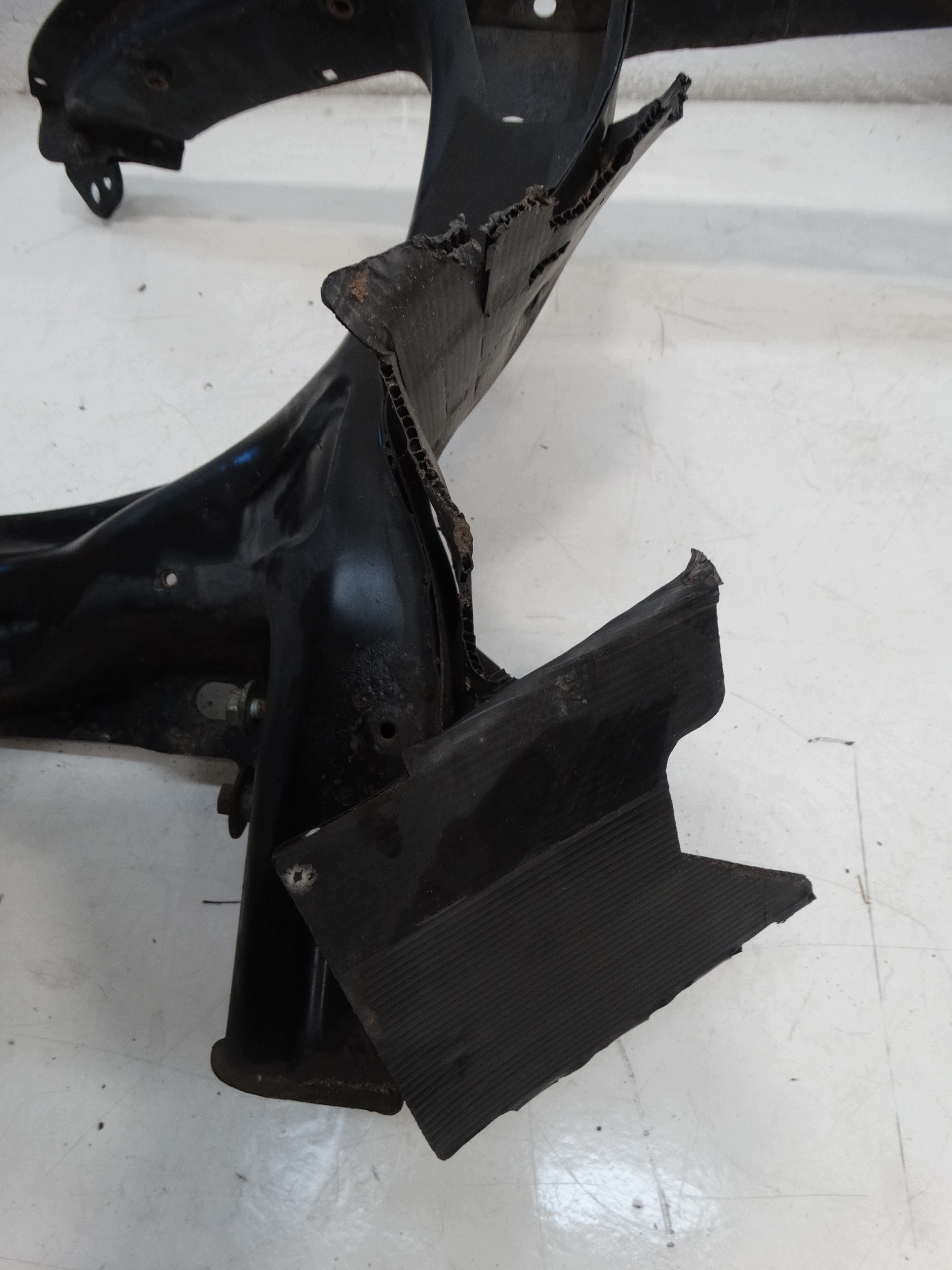 support panel for radiators pillar iron VOLKSWAGEN TRANSPORTER T5 7H0121409A