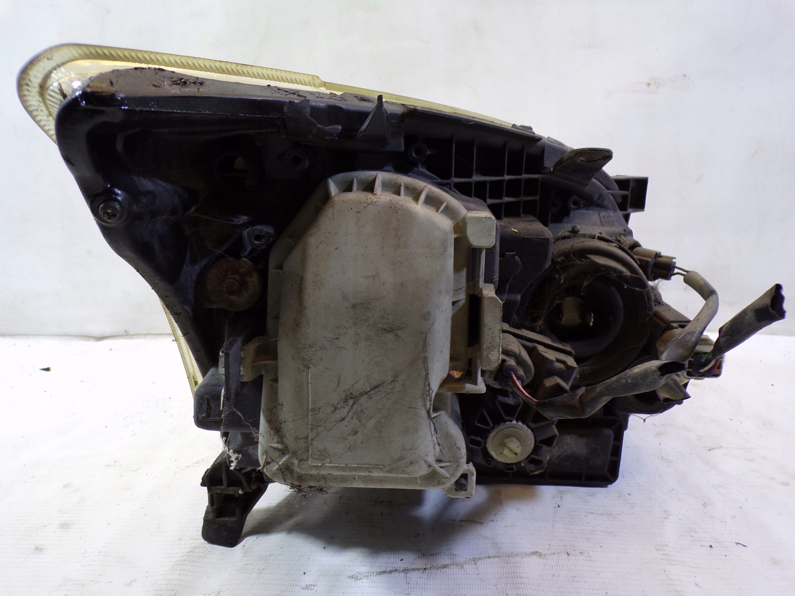 light front front left TOYOTA AVENSIS T25 LIFT XENON (1)