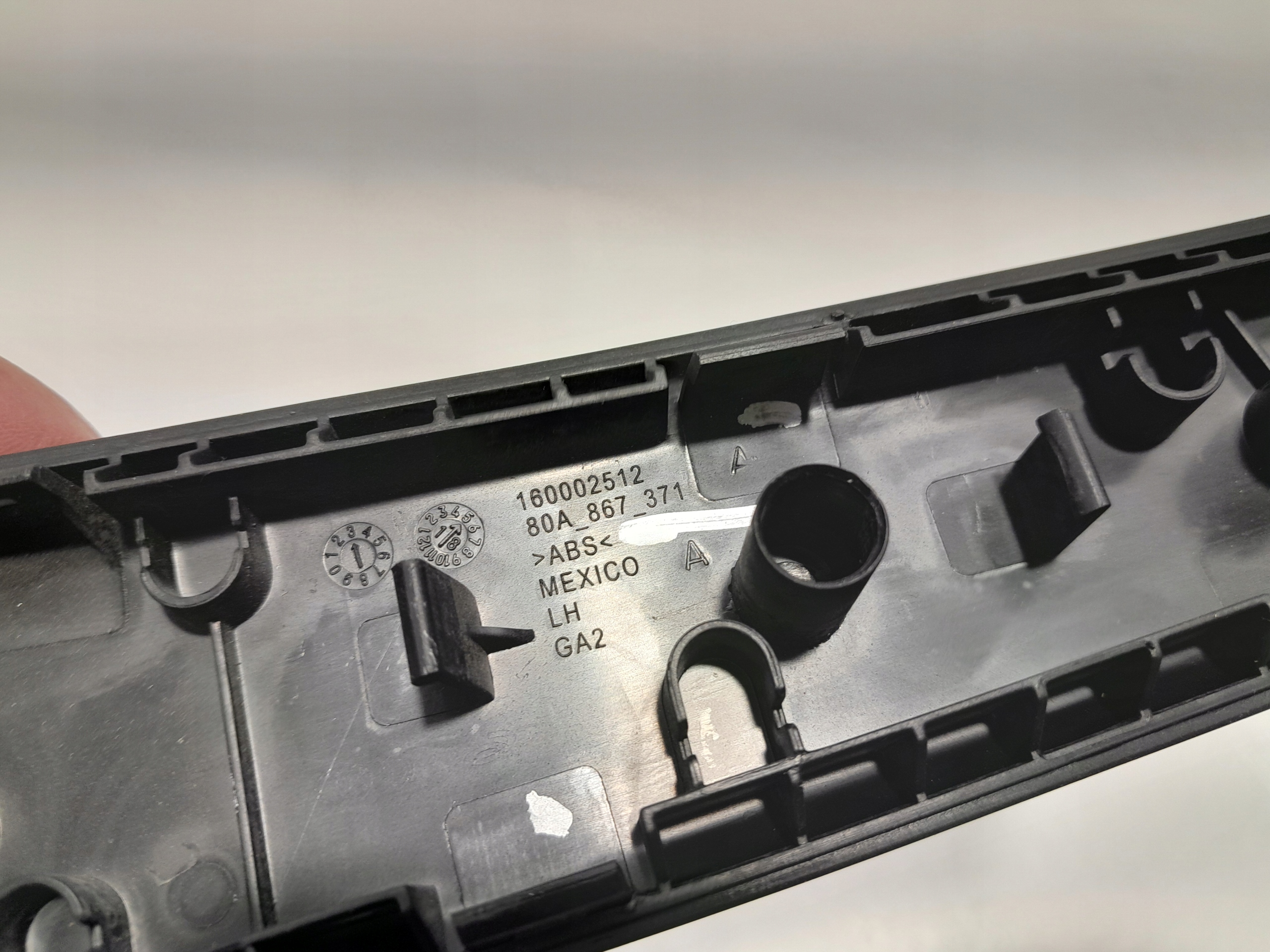 AUDI Q5 80A oben Blende Abdeckung des Halters Tür links heck 80A867371A