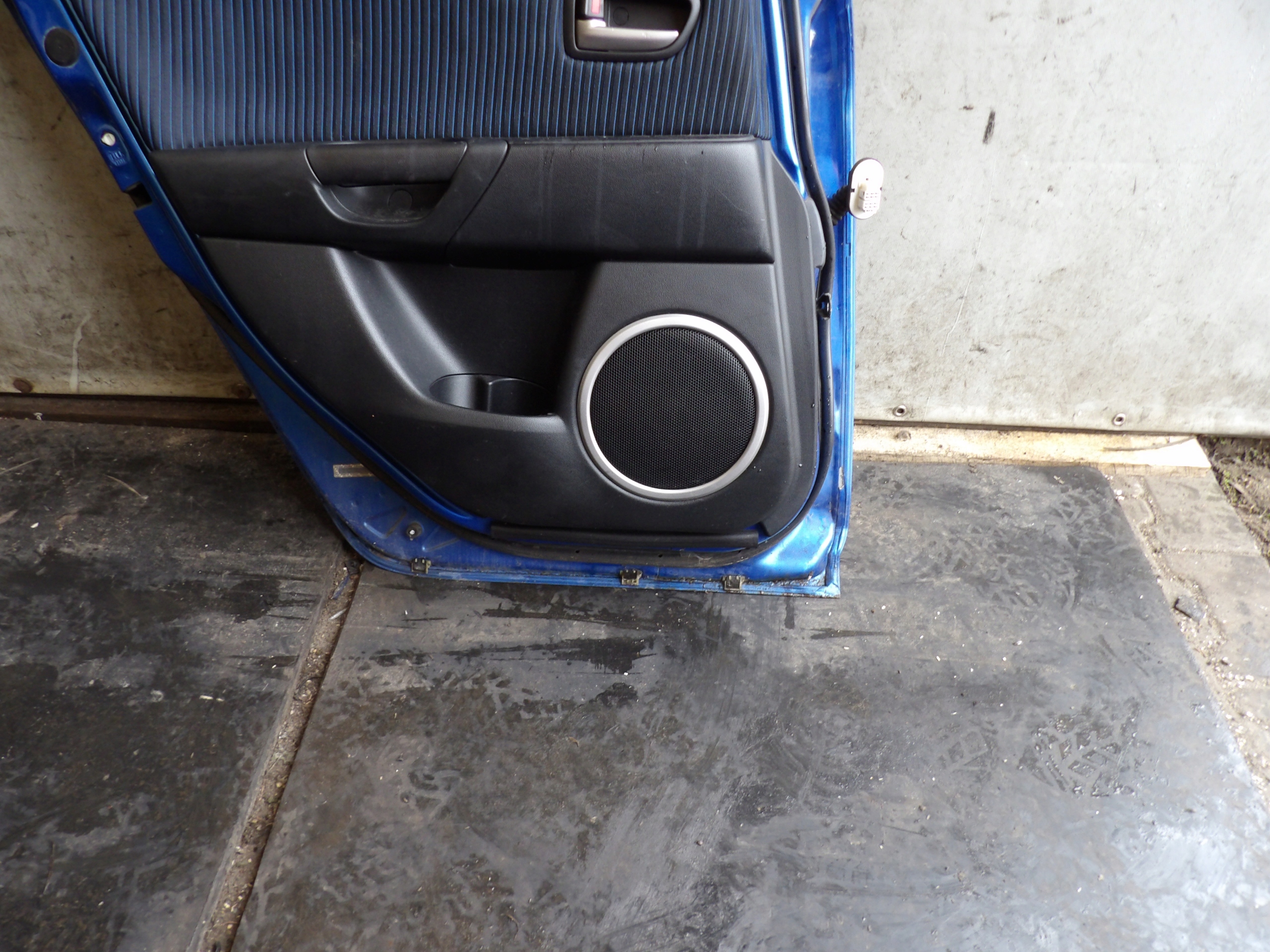 Mazda 3 and door rear. left HB 5D