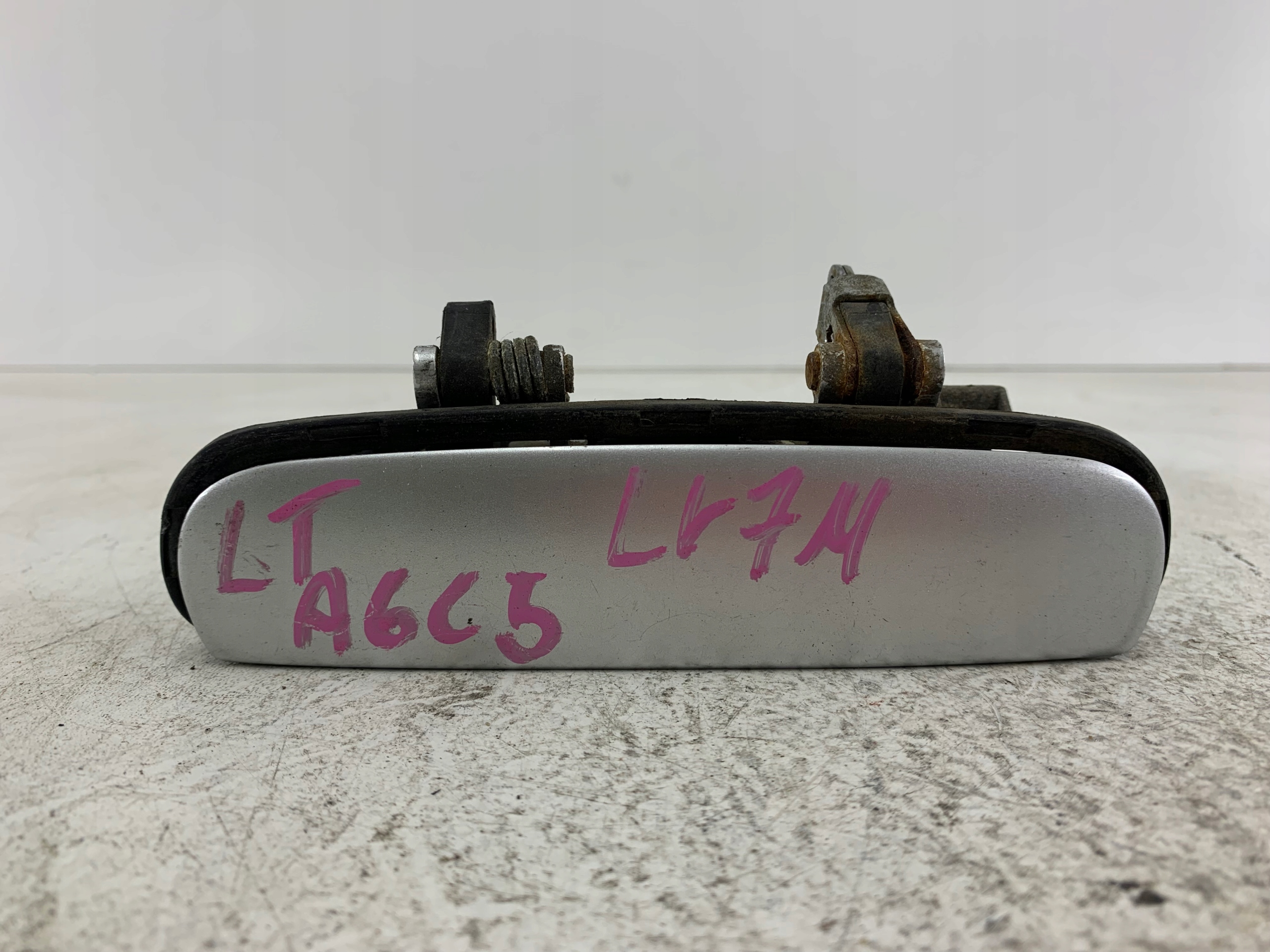 AUDI A6 C6 handle exterior left rear part LY7W