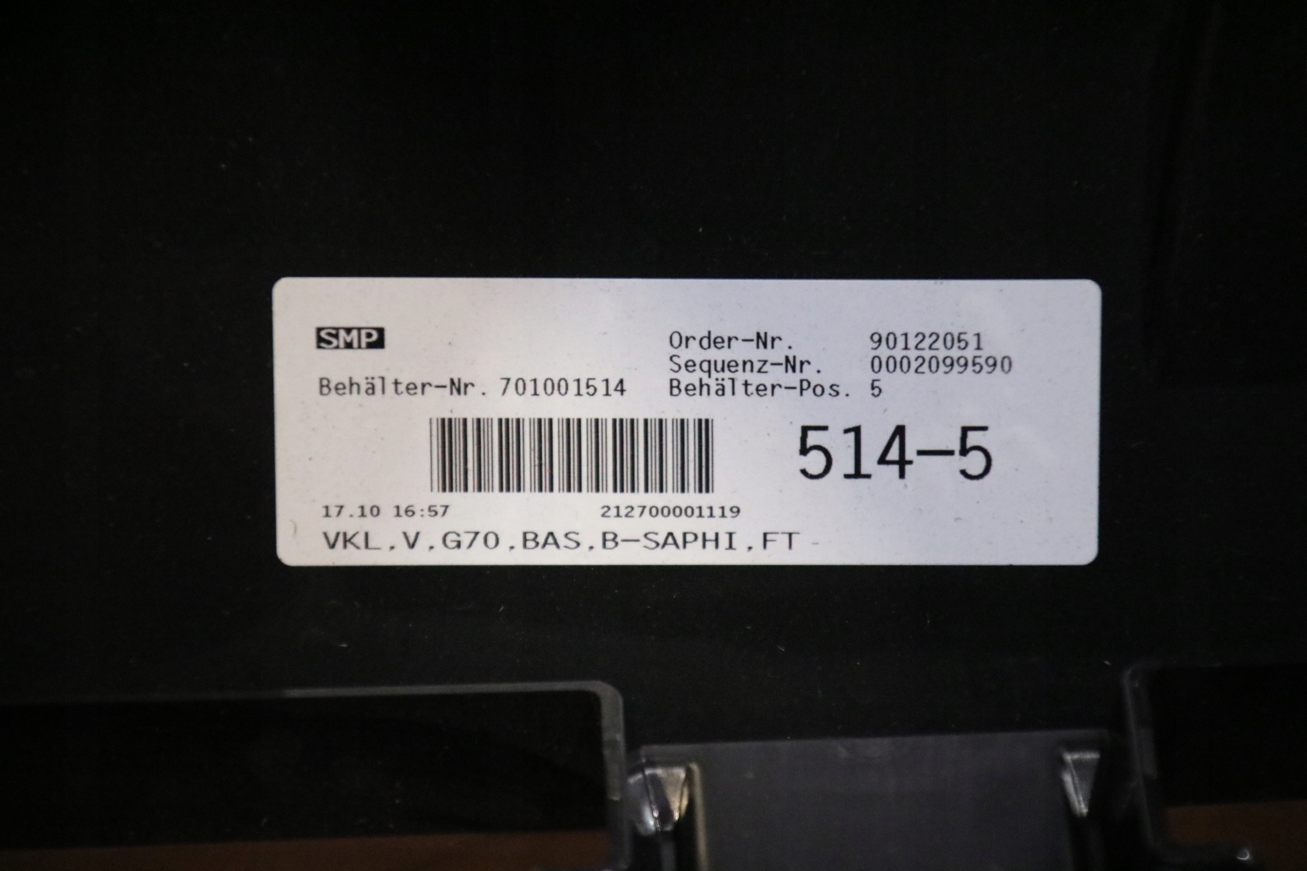BMW 7 G70 i7 bumper front front colour 475