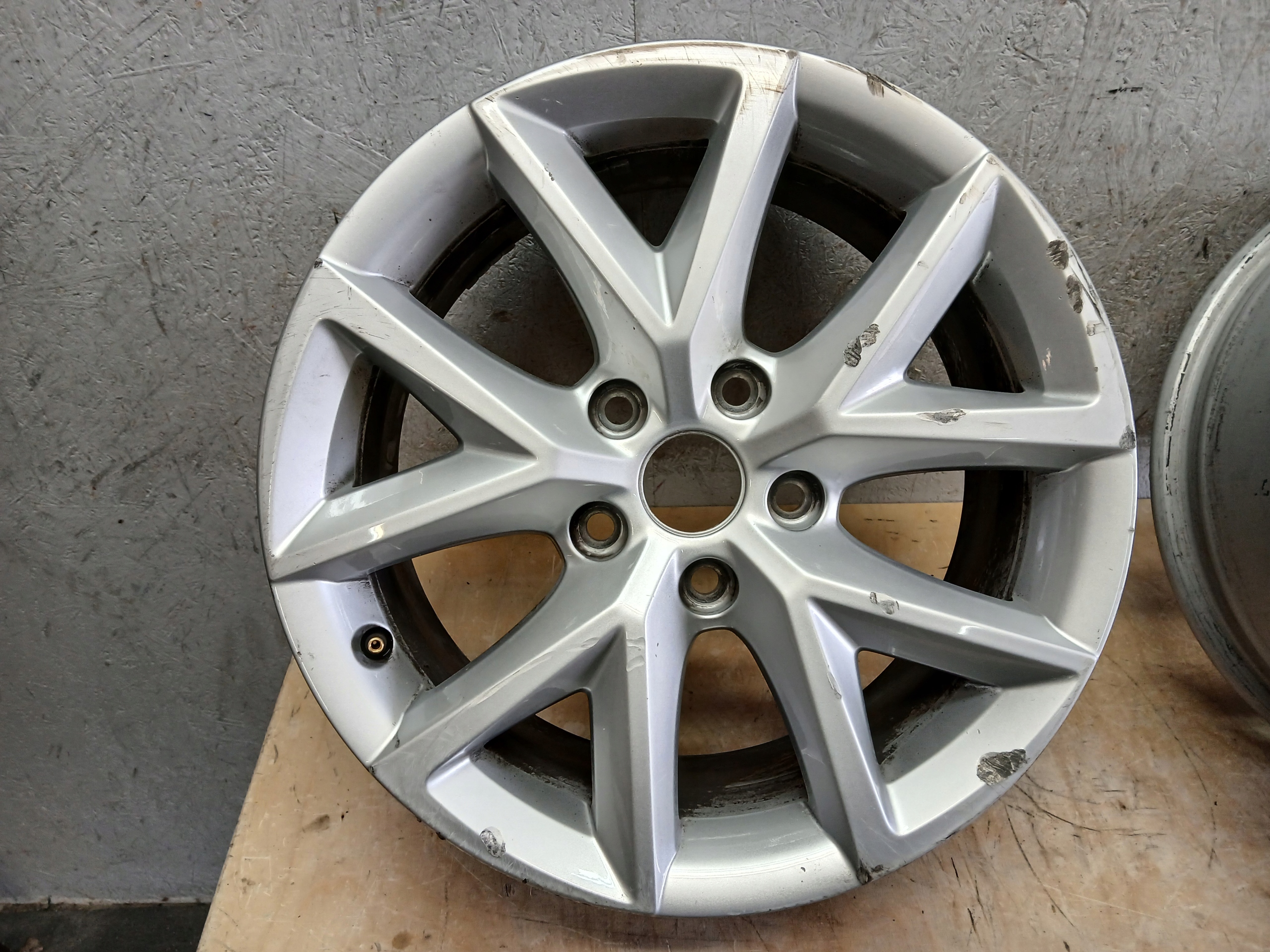 disk hliníkový SEAT LEON IV 4 7J 16" ET43 5X112 5FA601025