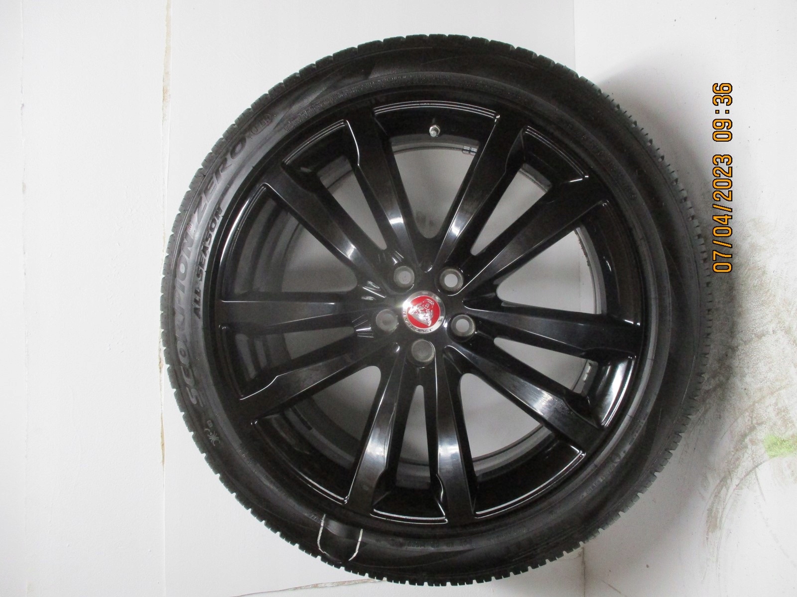 wheels discs tyres JAGUAR E PACE R20 8mm M+S