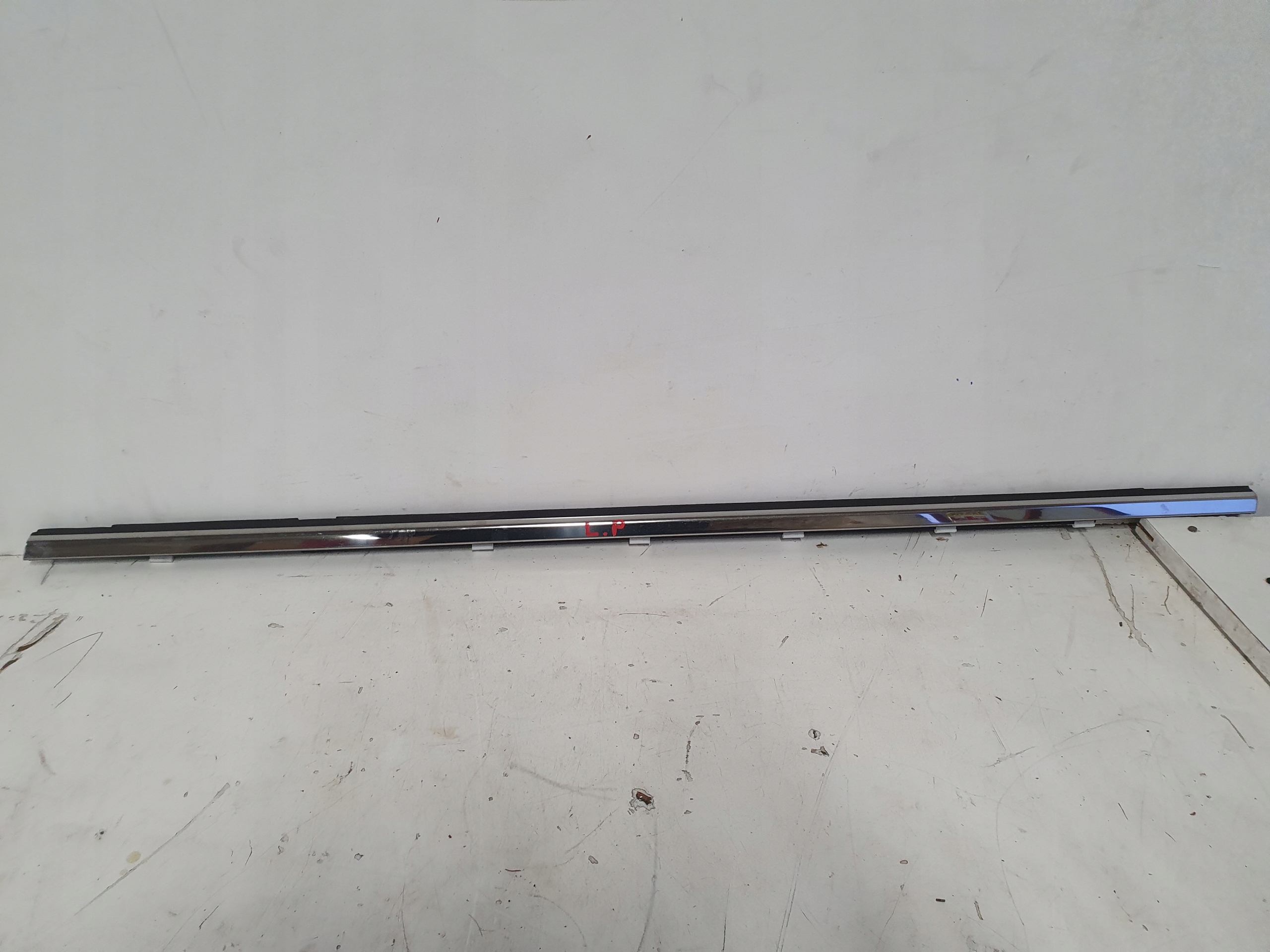 МОККО СКРЕБКОВАЯ ПЛАНКА ХРОМ ЛЕВЫЙ ПЕРЕДНИЙ ЛЕВЫЙ