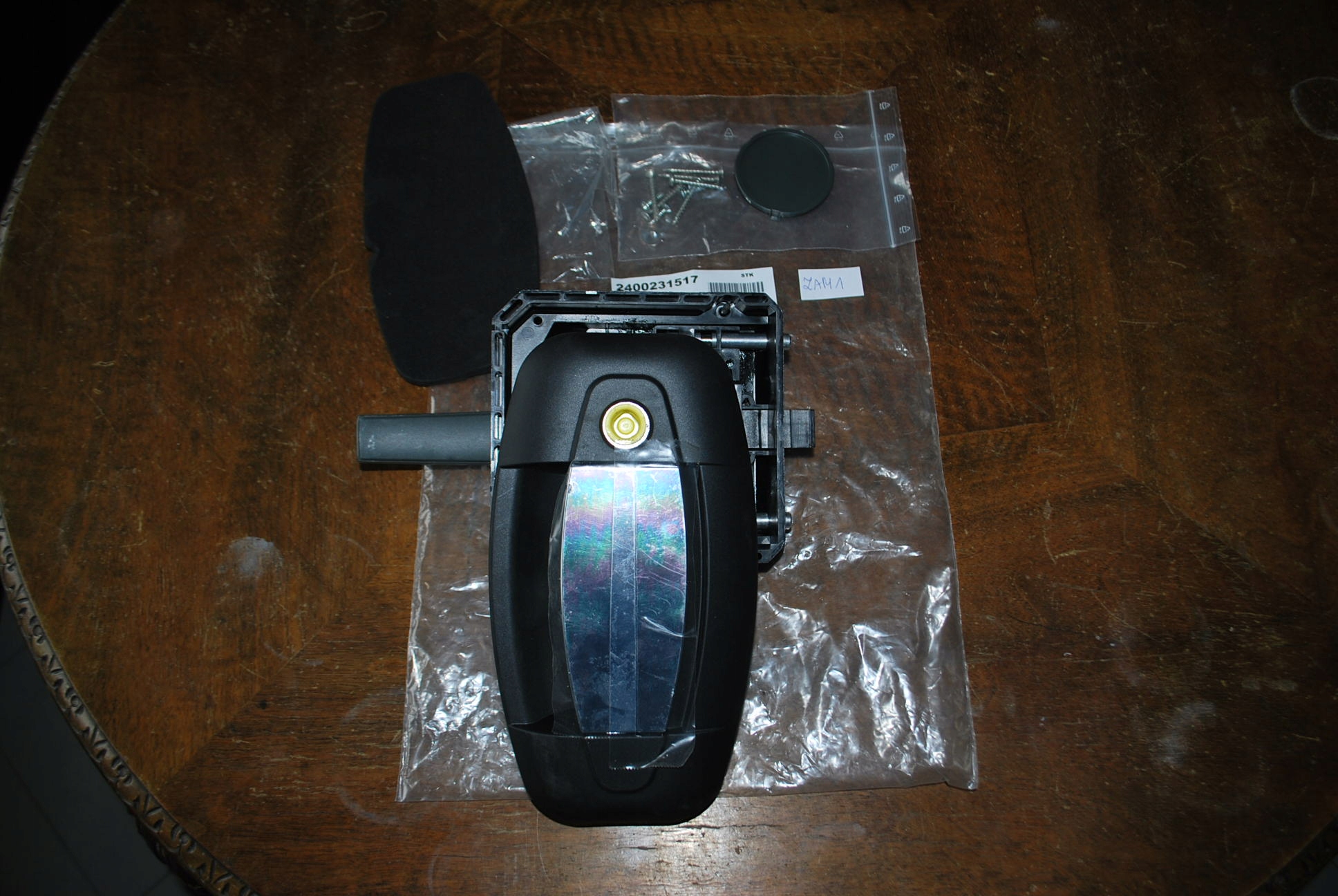 2400231517 - ДВЕРНОЙ ЗАМОК ХОББИ ПРИЦЕП 2017-2023 ЛЕВЫЙ