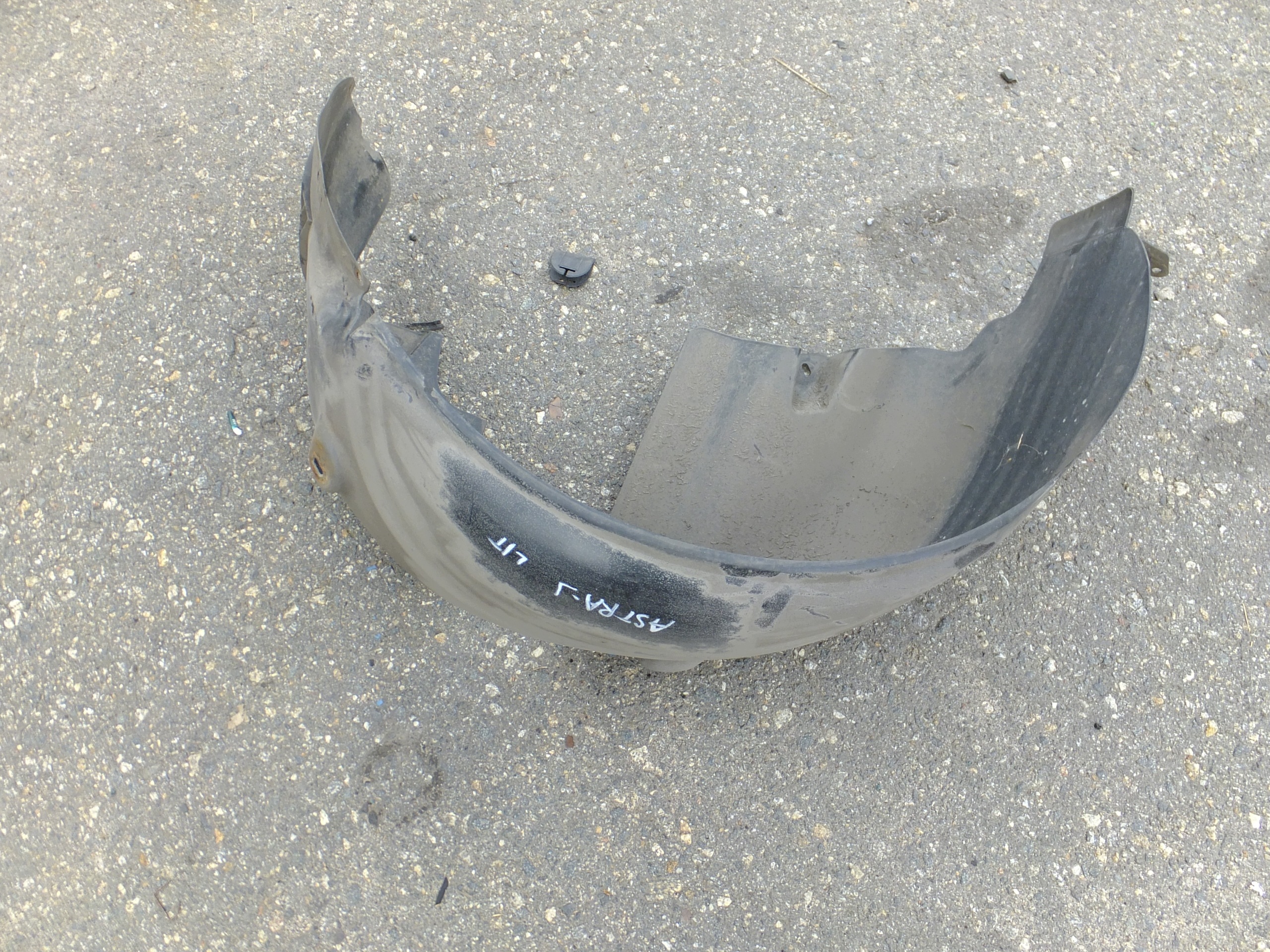 mudguard left rear part opel astra J IV HB 13271414