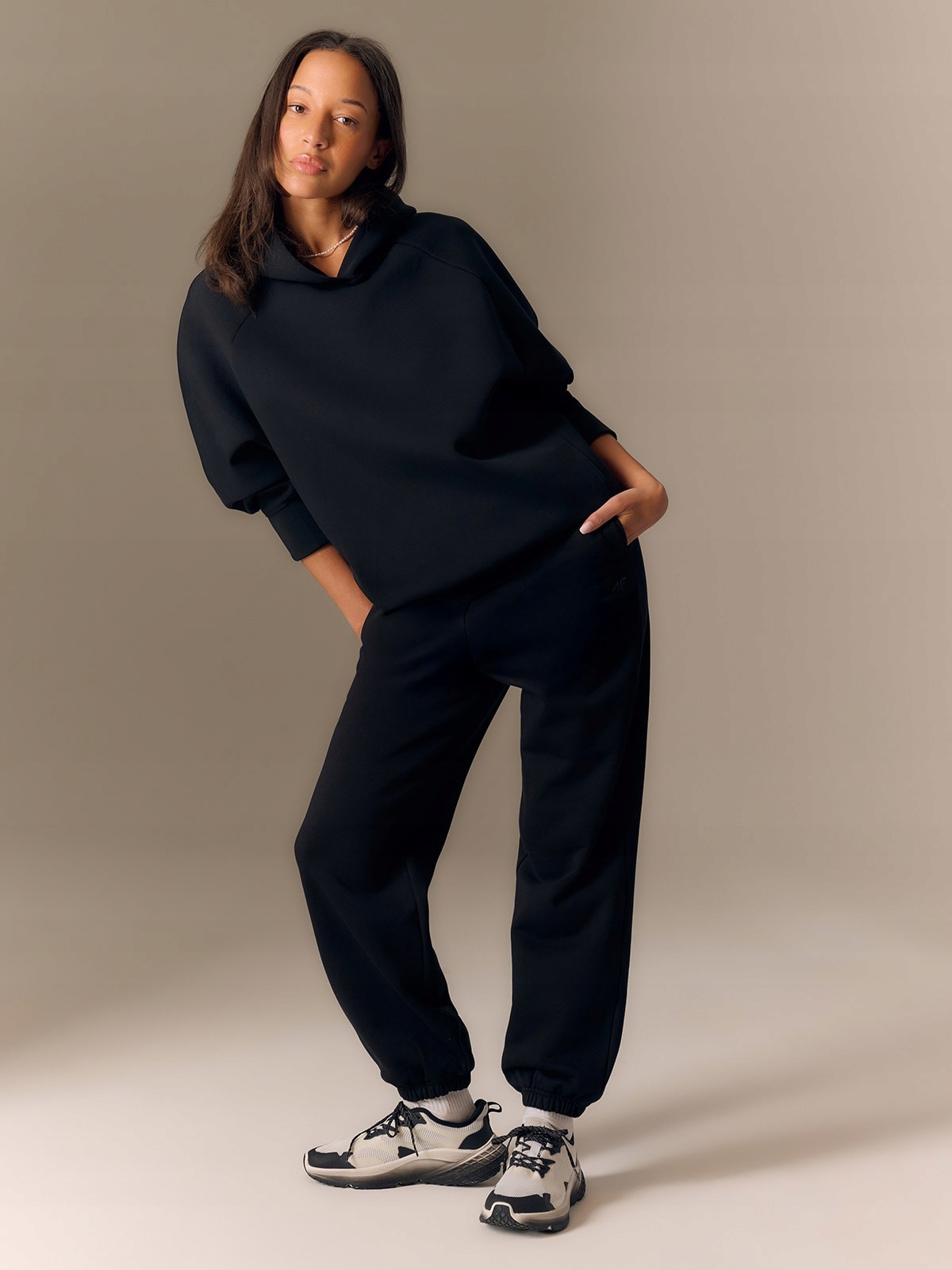 4F Tepláková Mikina Černá Volná S Kapucí XL