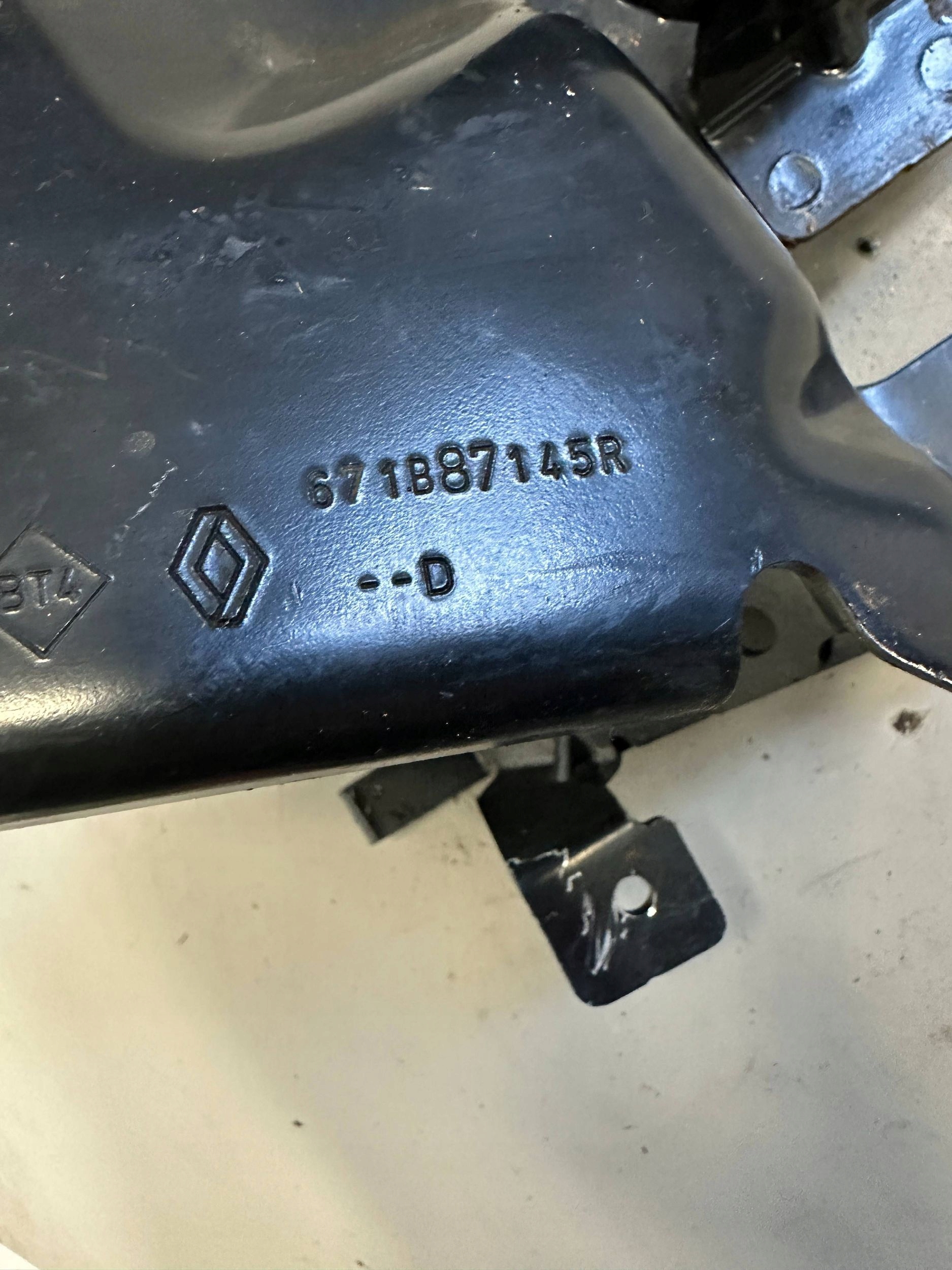 RENAULT AUSTRAL console holder 671B87145R