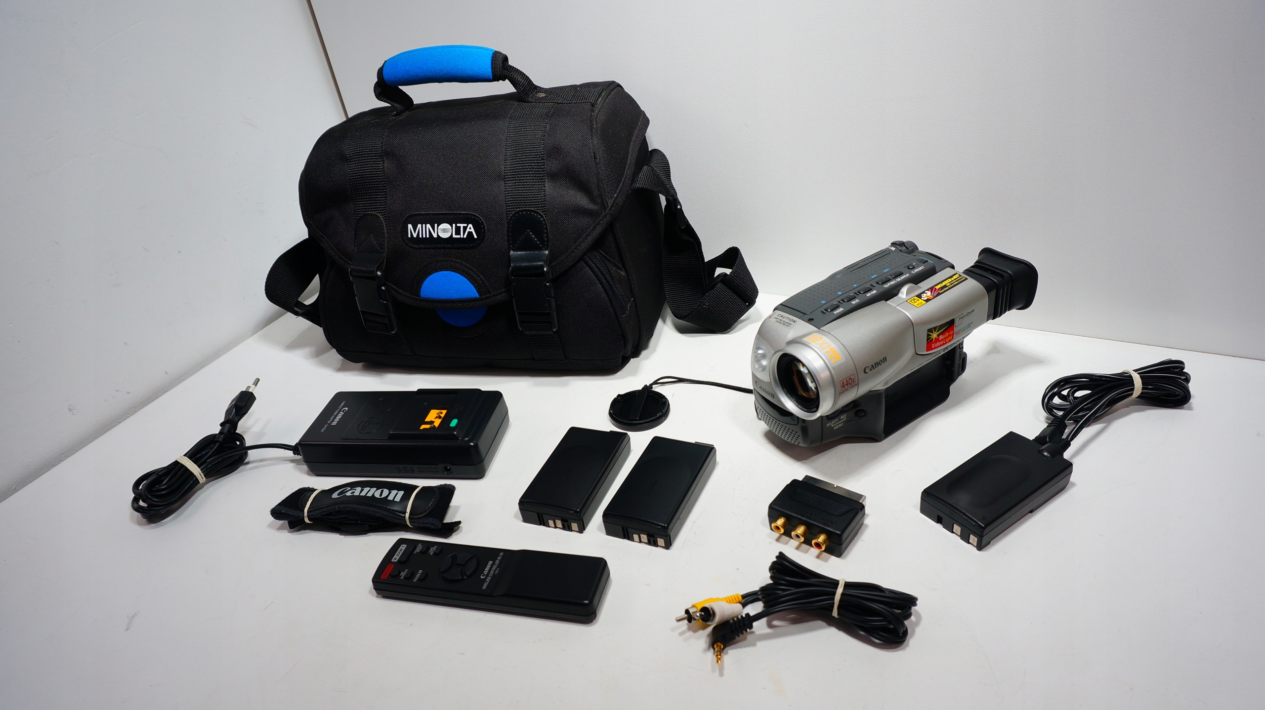 Retro Kamera Analogowa Canon UC8500 8mm Video8 PAL Zestaw