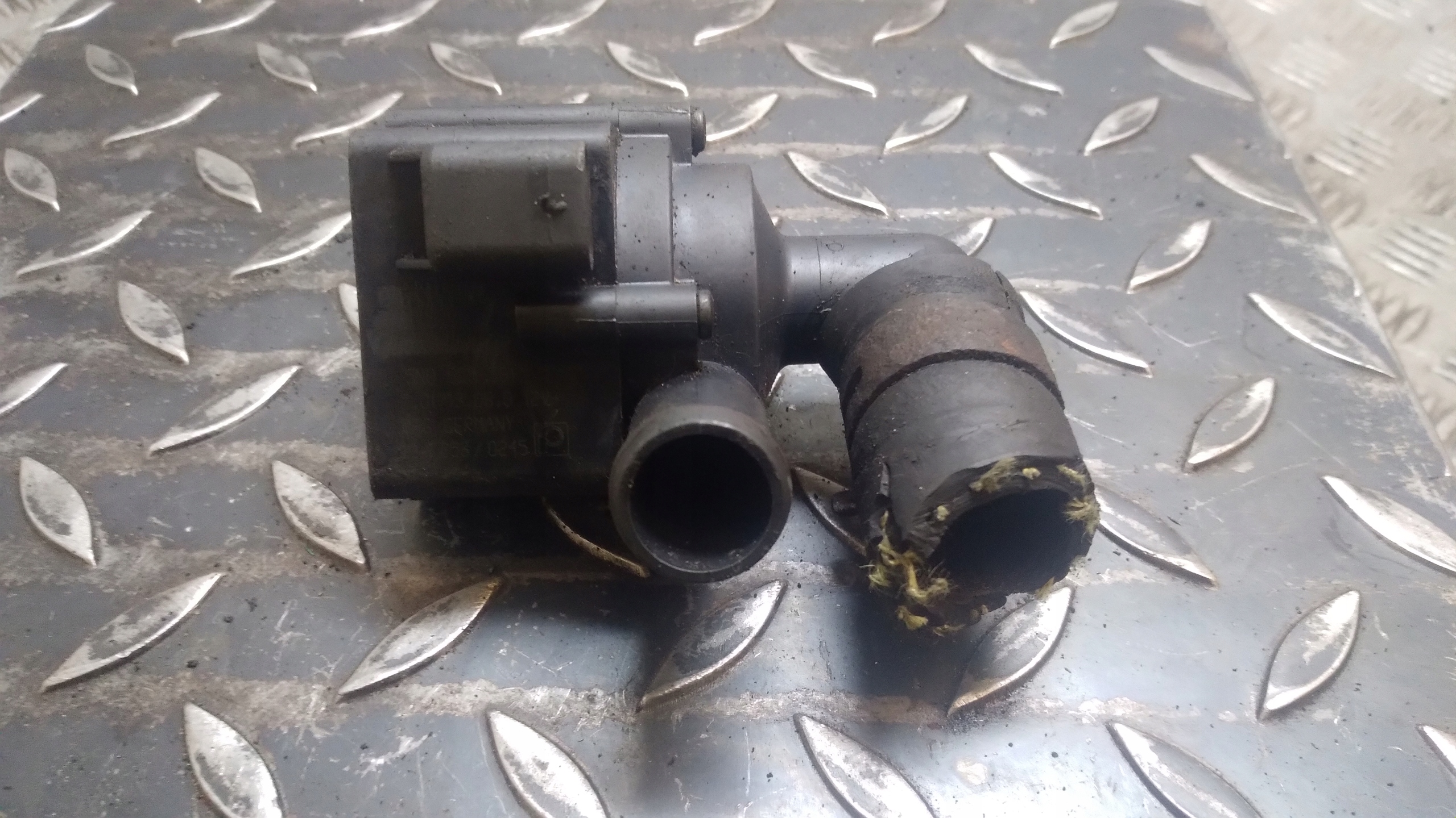 supplementary water pump VOLKSWAGEN PASSAT B6