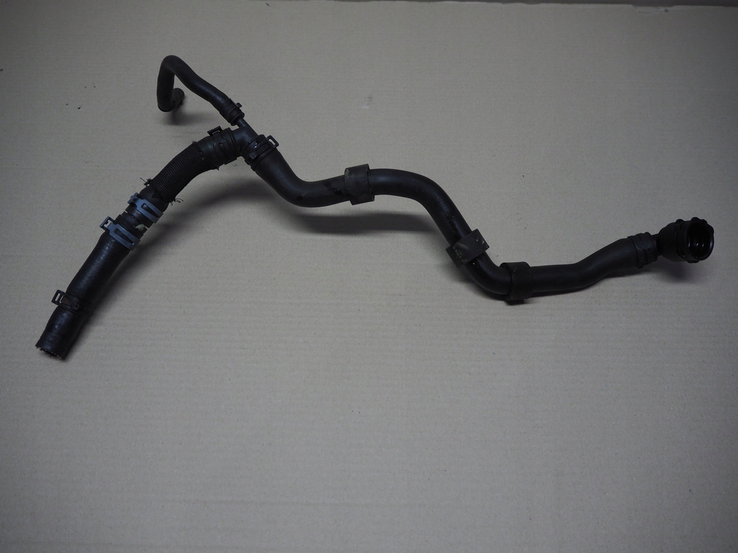 VW UP crijevo prijenos vode 1S0122101A