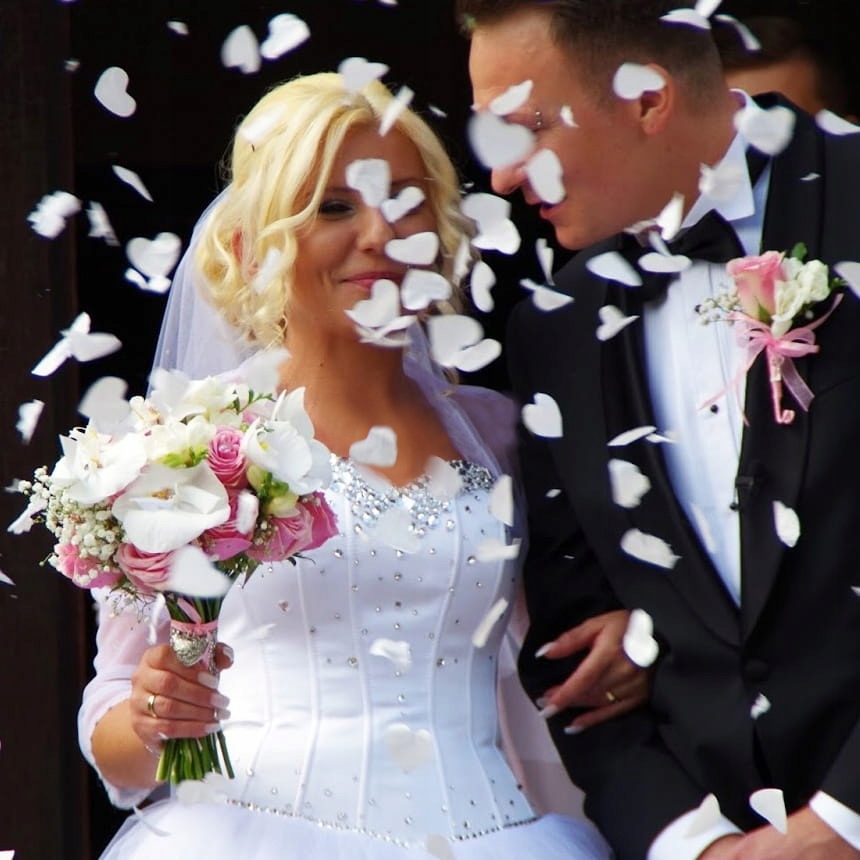 TUBY STRZELAJĄCE KONFETTI BIAŁE SERDUSZKA ZARĘCZYNY ŚLUB ROCZNICA 80cm Wzór serca