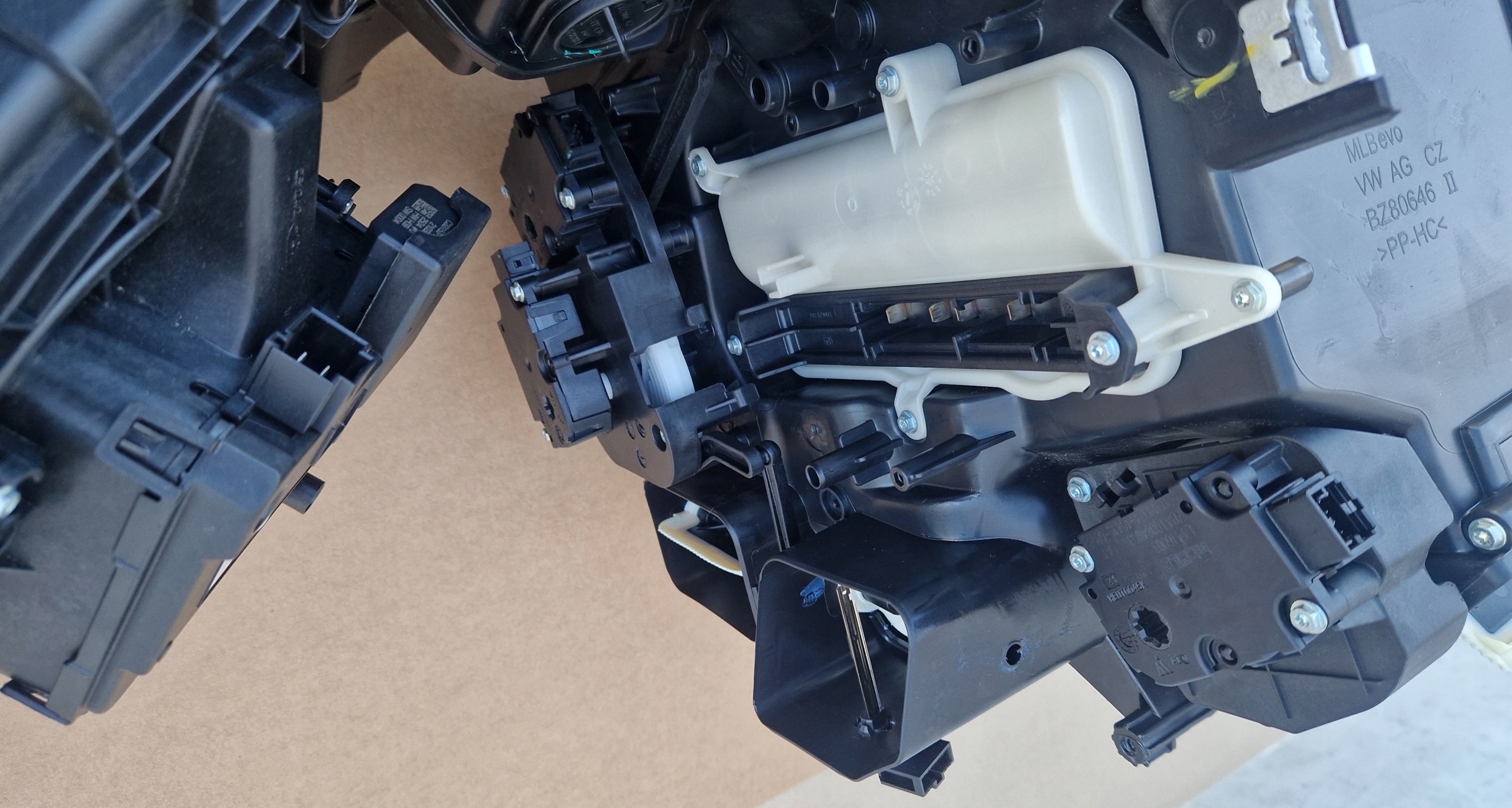 Bloc de chauffage complet AUDI A4 B9 LIFT A5 8W1820005BA Original Comme Neuf