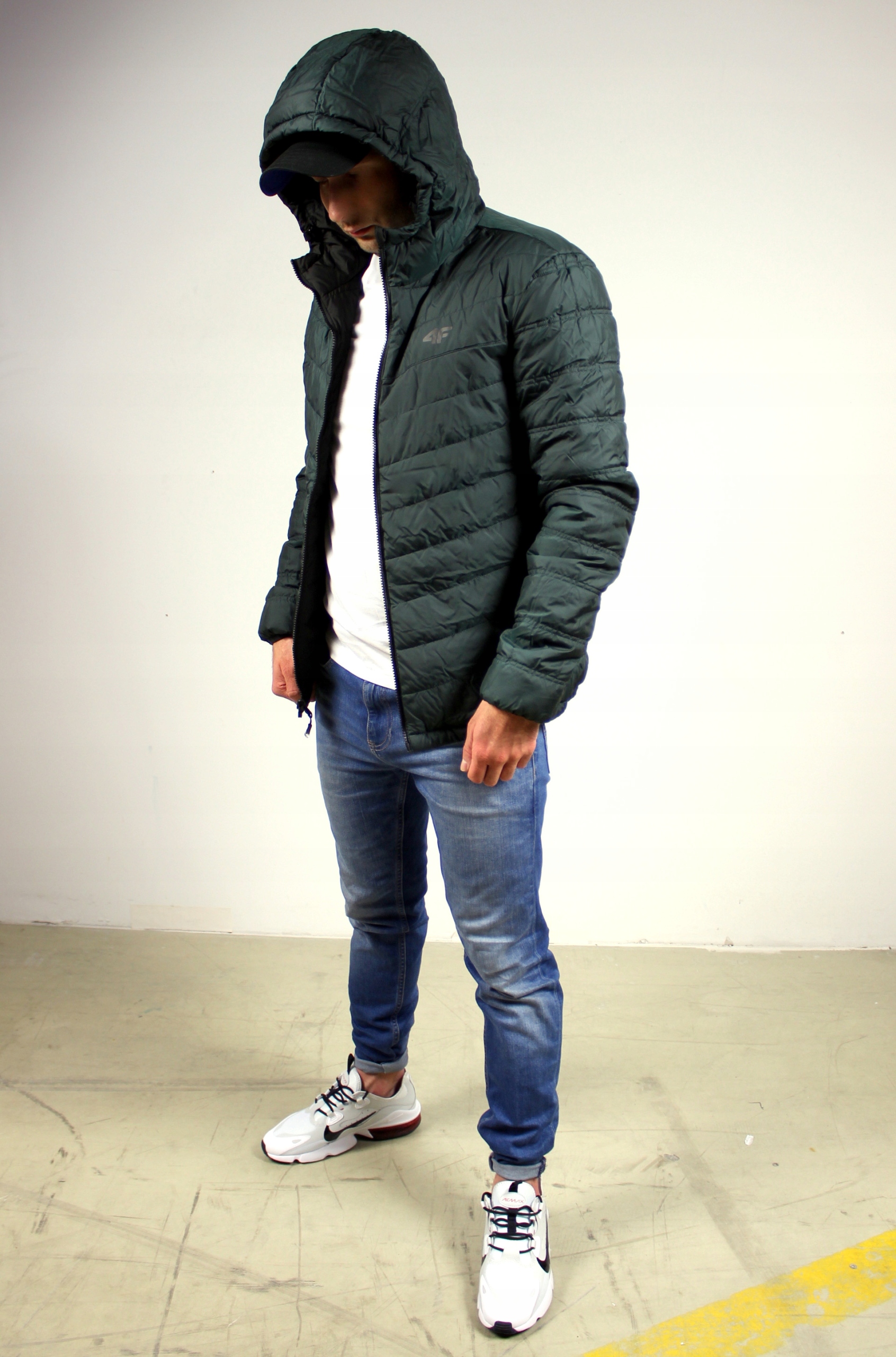 4F ZIMOWA DWUSTRONNA męska kurtka z KAPTUREM czarna zielona CIEPŁA Wypełnienie syntetyczne