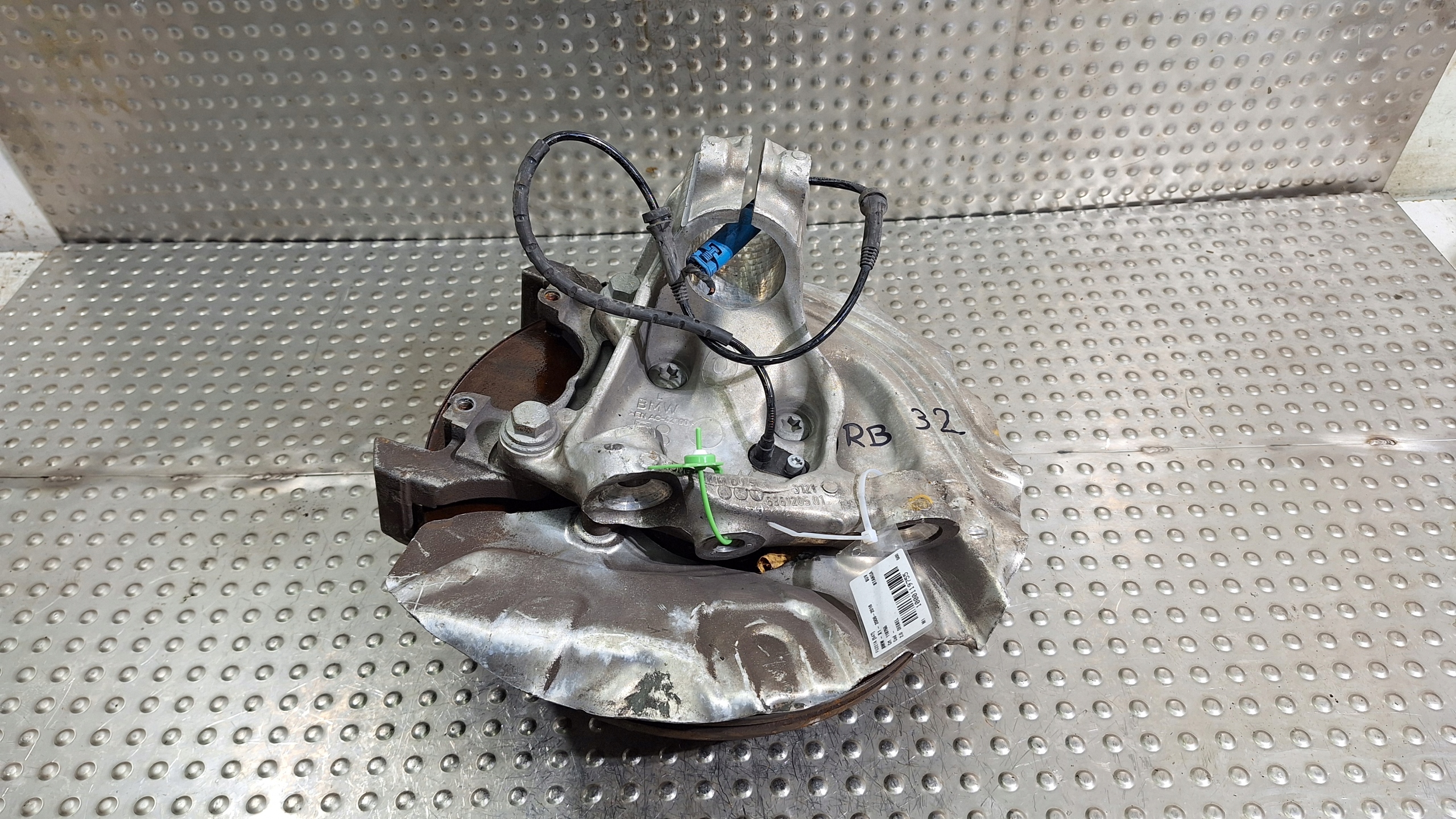 otoč levý předek 6861205 BMW X1 E84 2009-2015