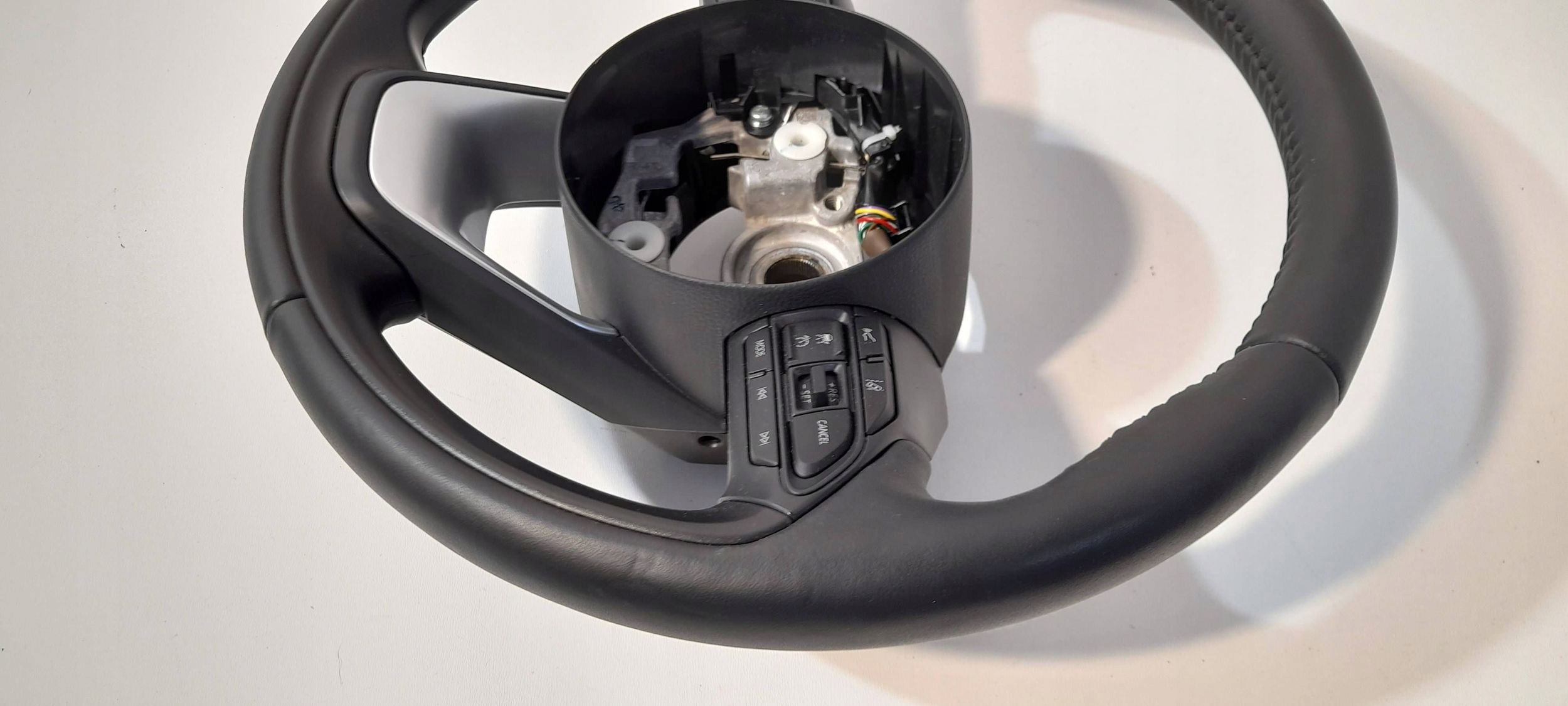 Toyota Yaris XP21 / Cross lenkrad 6436038 (L154)