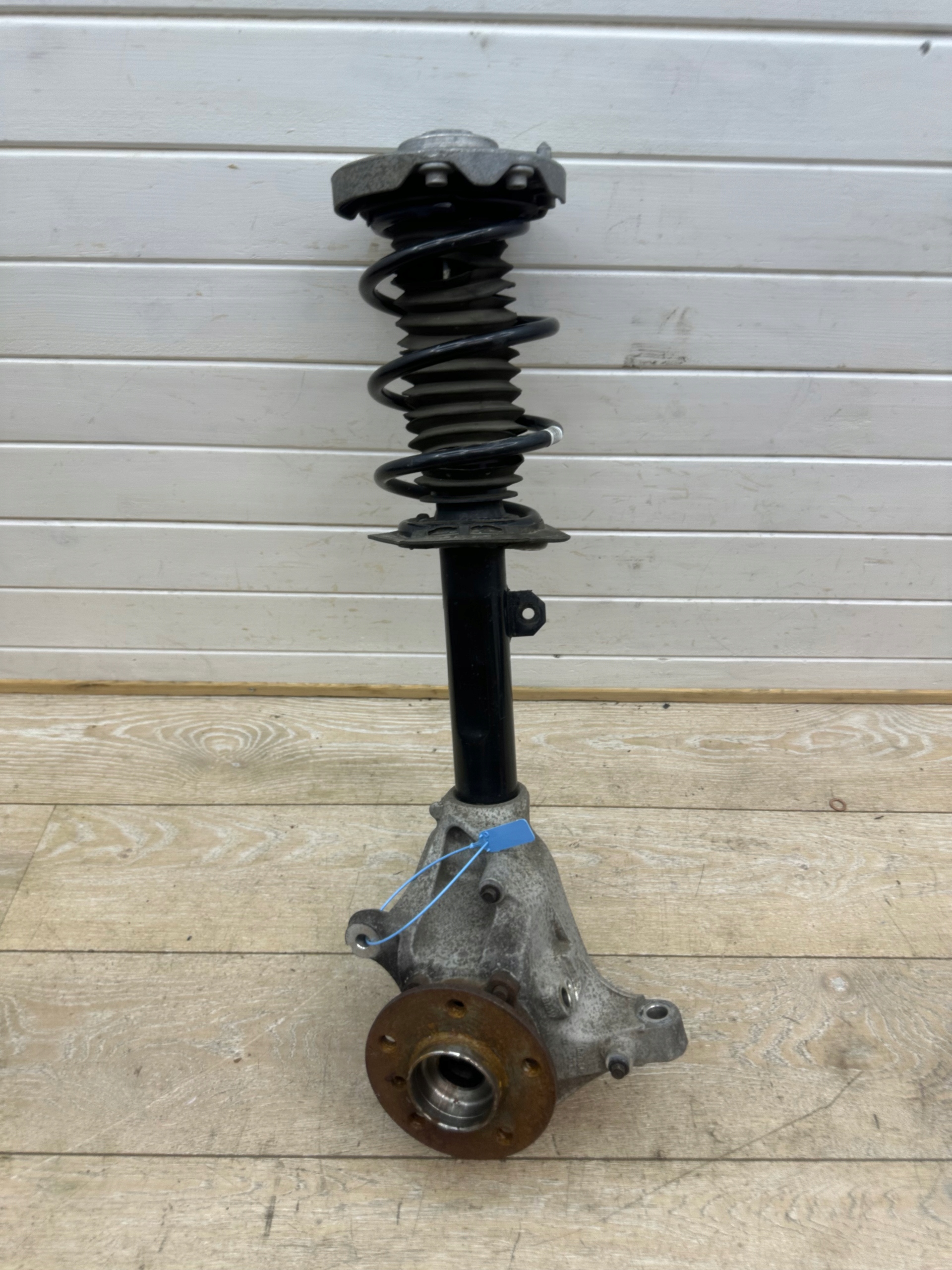 BMW 1 F40 shock absorber swing left front 6876645