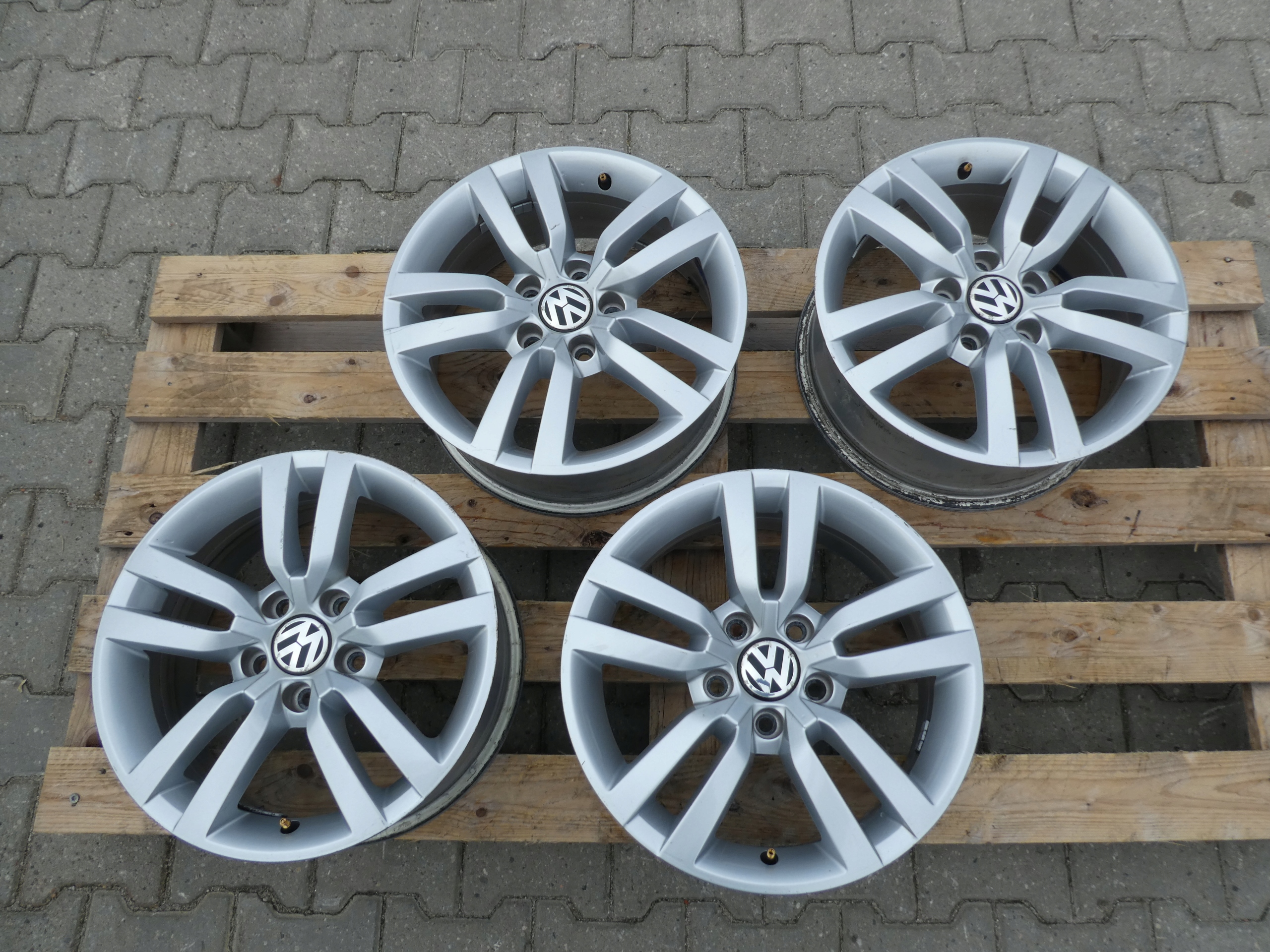 4X discs aluminium disc 5N0601025R VW 5X112