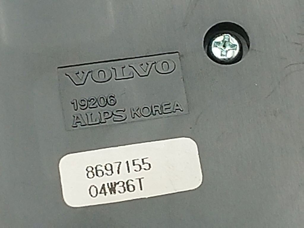 Volvo V50 control panel air conditioning devices radia 8697155