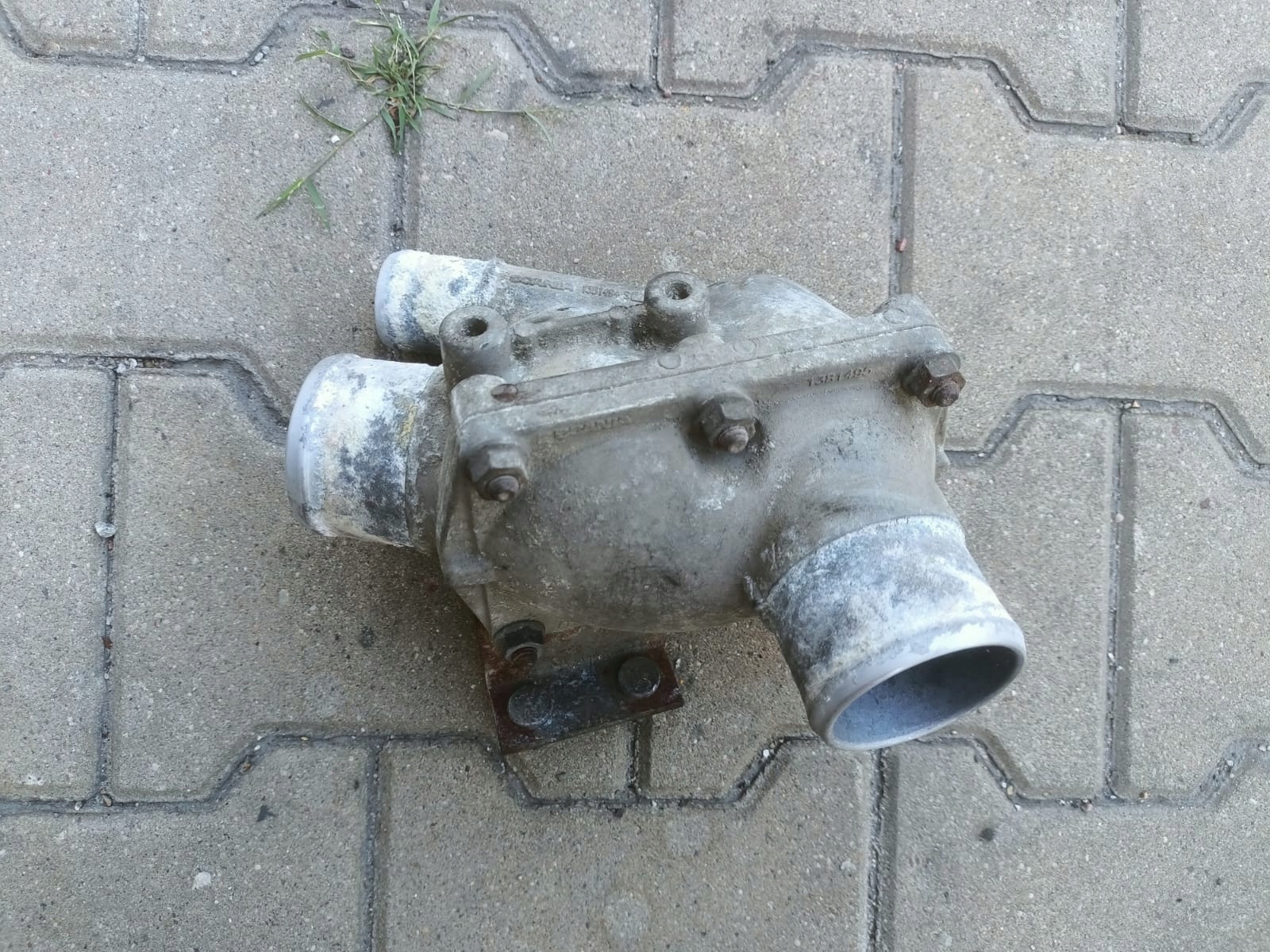 Obudowa termostatu SCANIA R 1381495