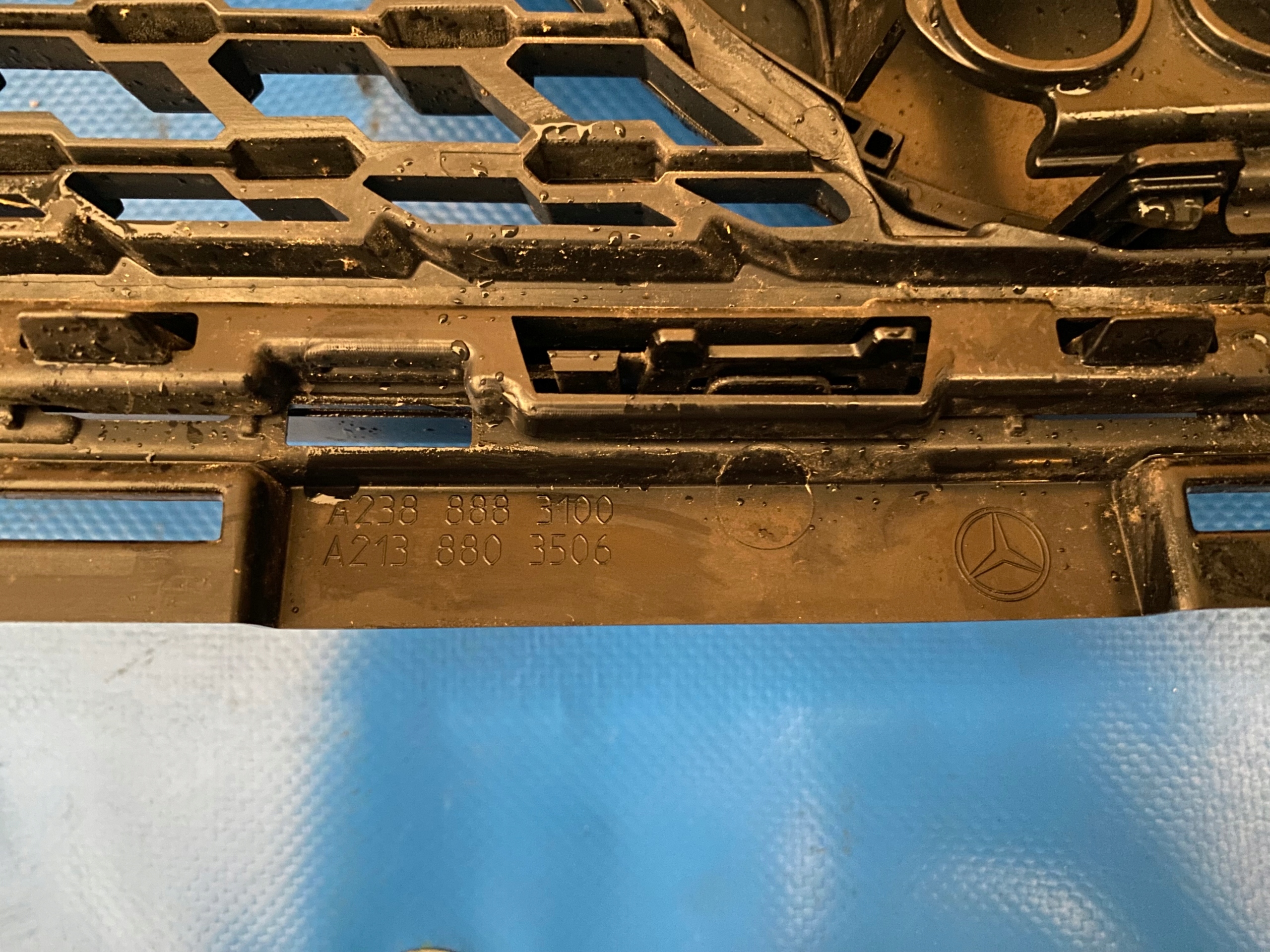 Mercedes E 238 213 lift Atrapa Grill Producent części Mercedes-Benz OE