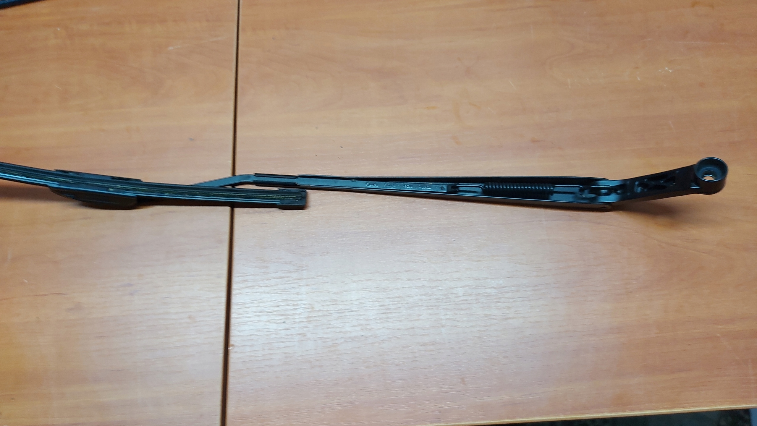wiper arm front right right front TOYOTA AVENSIS T25 03