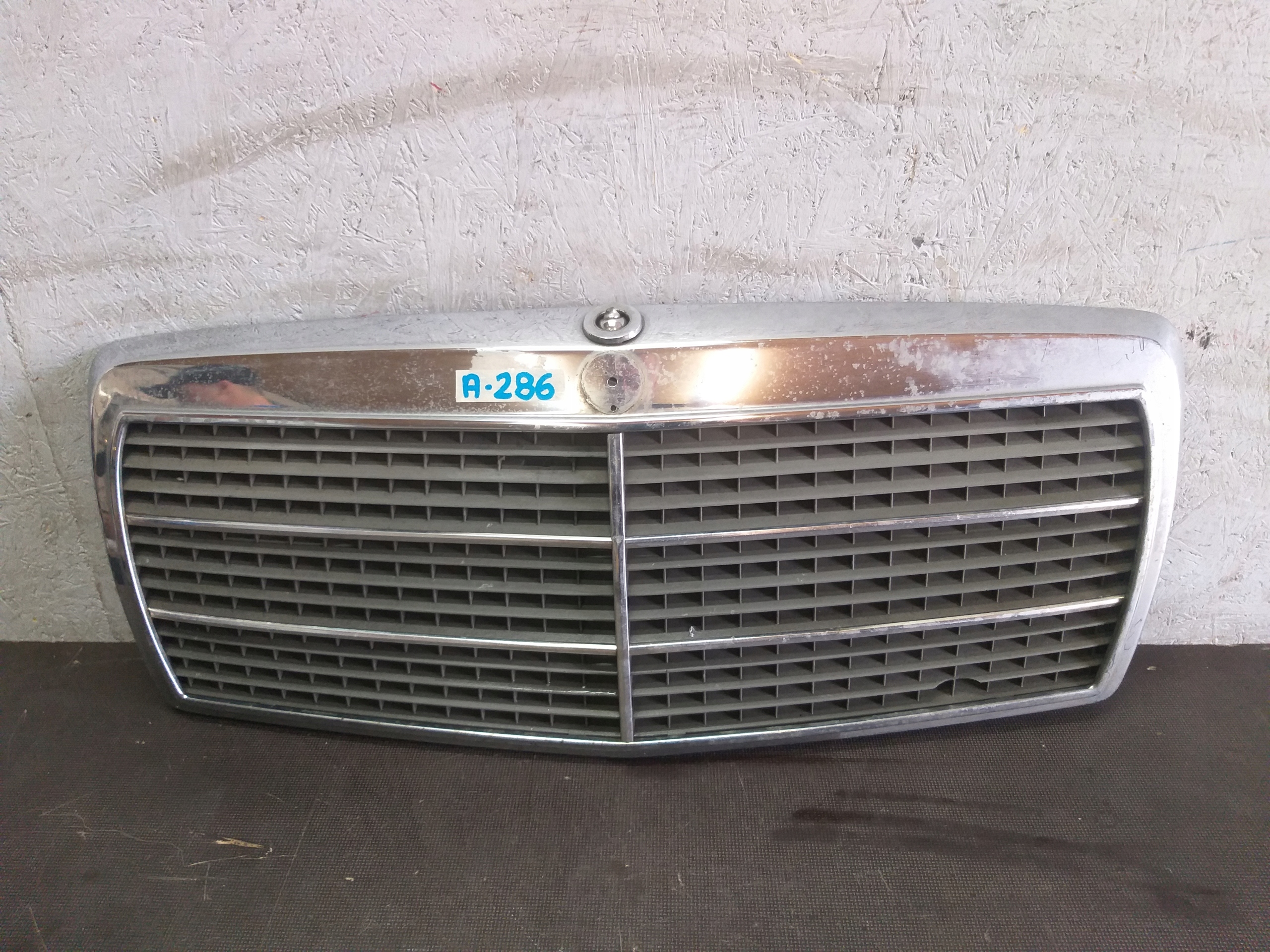 maska MERCEDES 190 W201 A2018880223