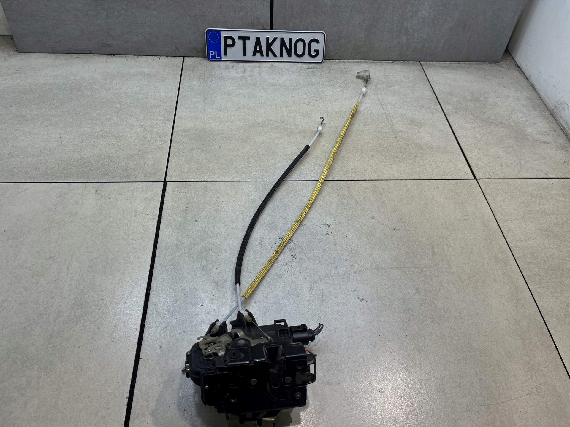lock door left rear part 9PIN AUDI A6 C5 KOMBI
