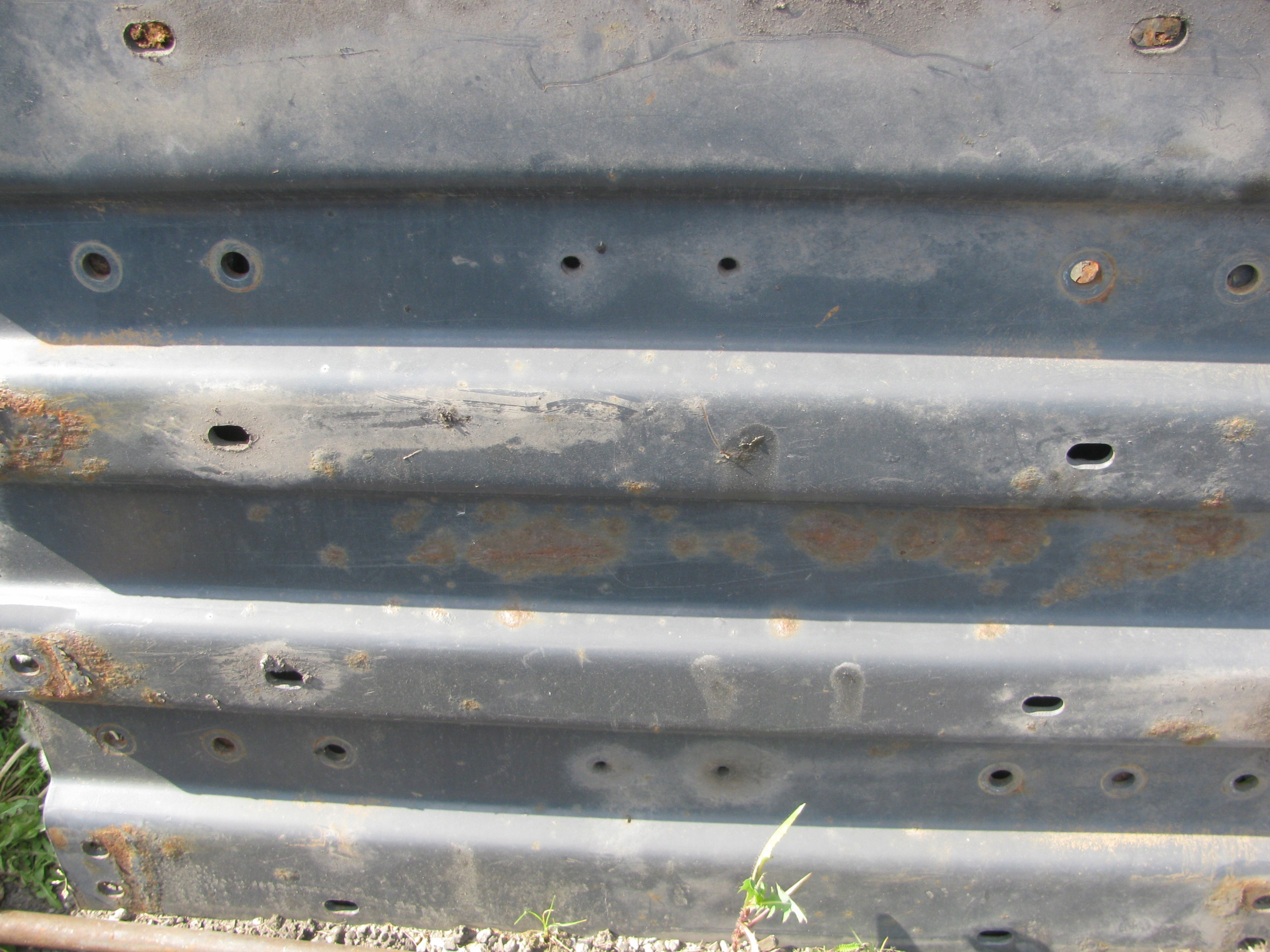 1323 - IVECO STRALIS HY-WAY ЛИСТ ПОД СЕДЛО 4 СМ.