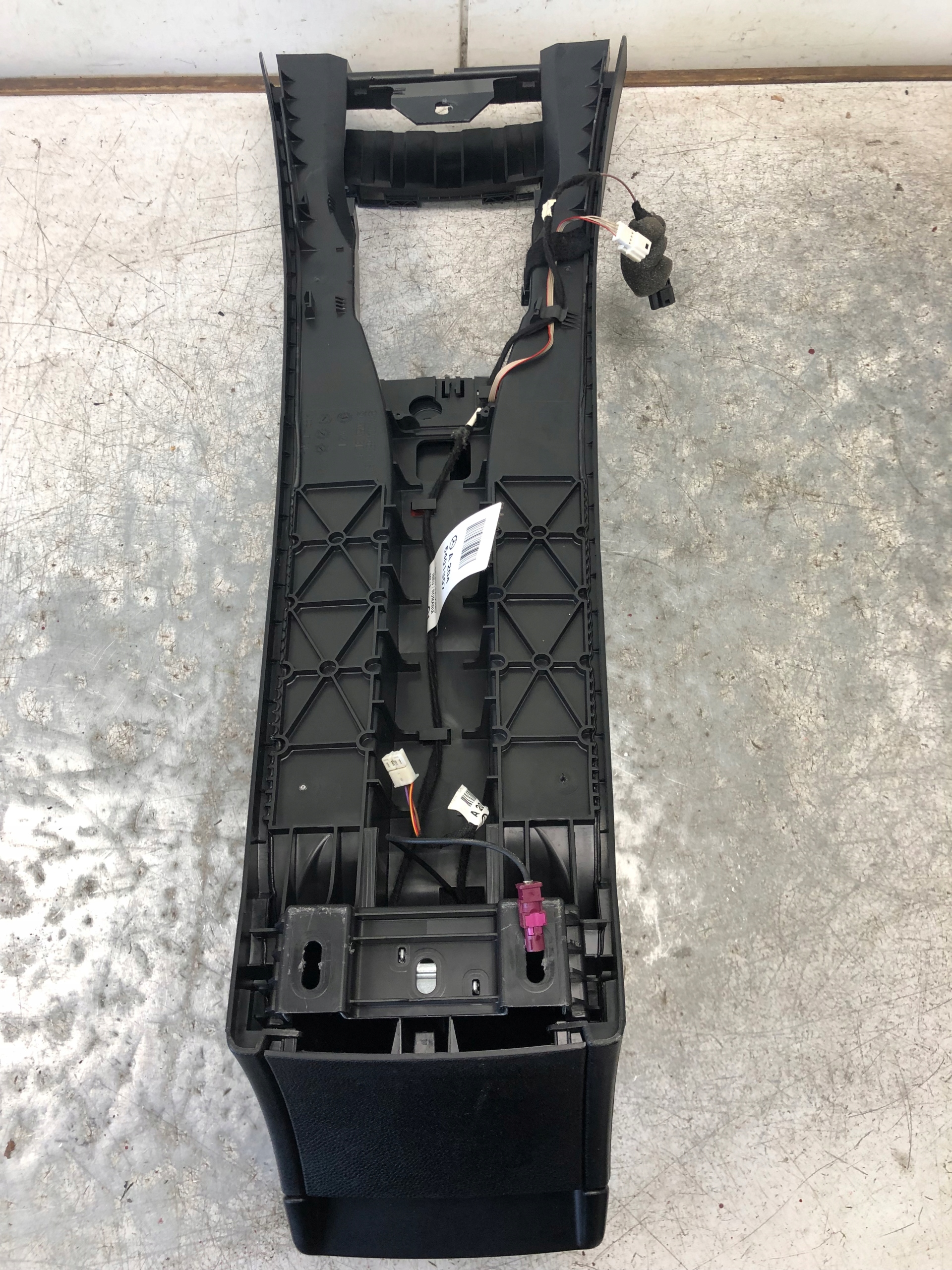 TUNEL mitte MERCEDES W204 A2046800150 EUROPA