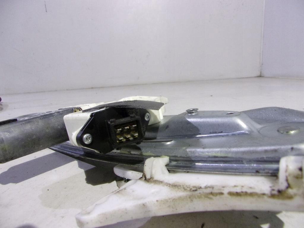 Opel Vectra C kombi window regulator left rear part
