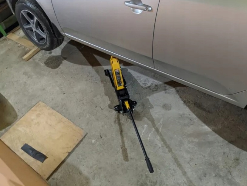 PODNOŚNIK LEWAREK 130mm- 380mm LEWAREK ŻABA JCB 2T Maksymalna wysokość podnoszenia 380 mm