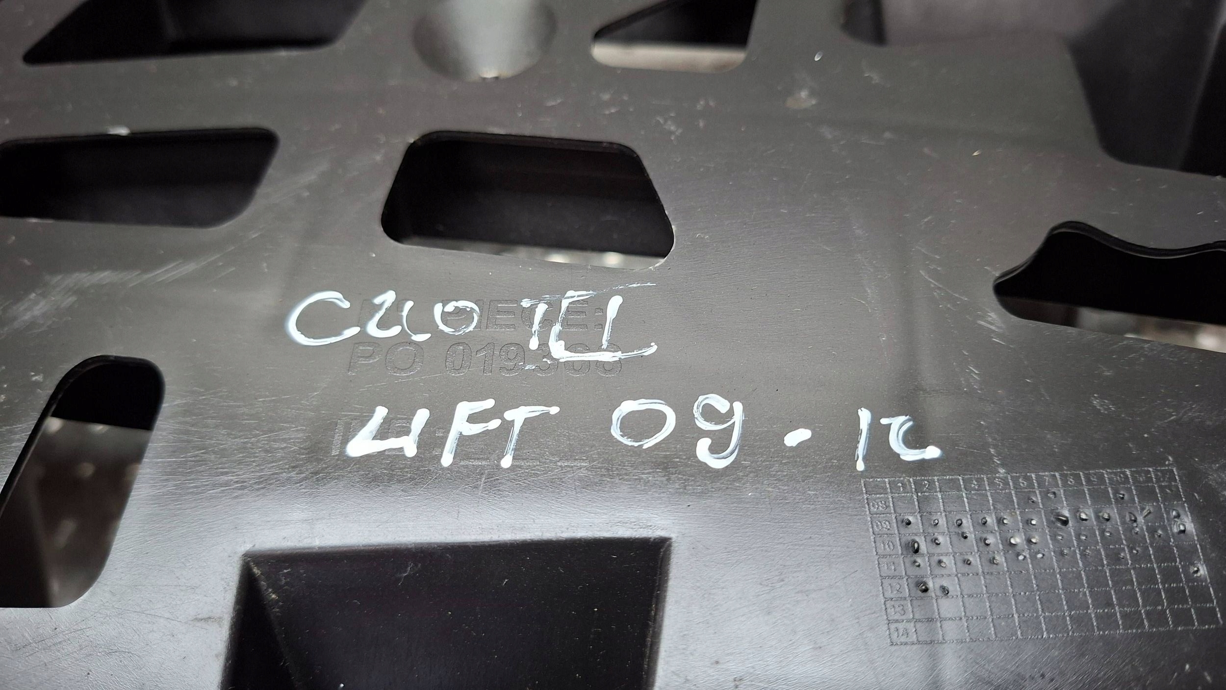 pillar upper of a bumper front RENAULT CLIO III LIFT 2009