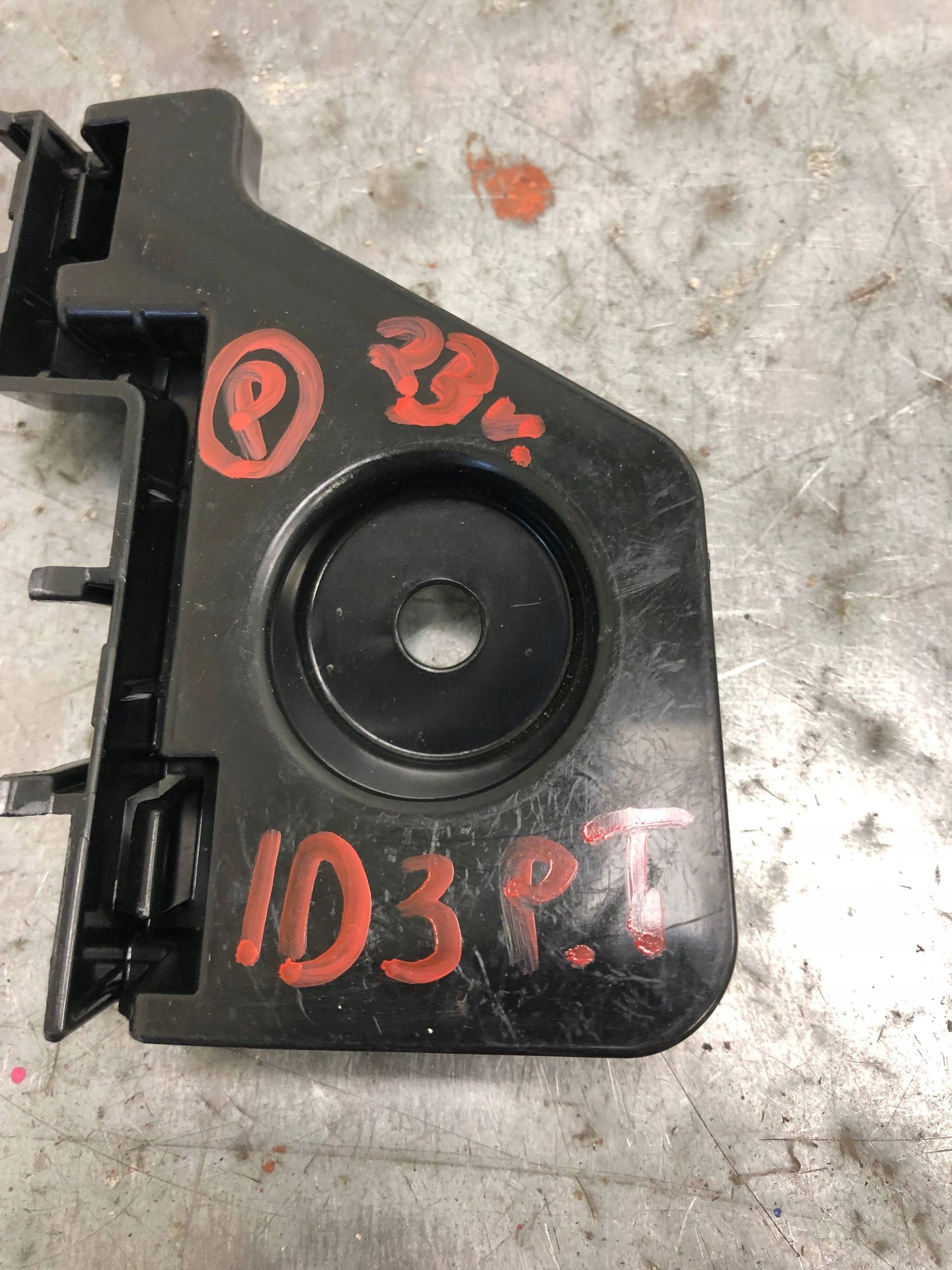bumper bracket right rear part VW ID3 ID.3 10A807394A