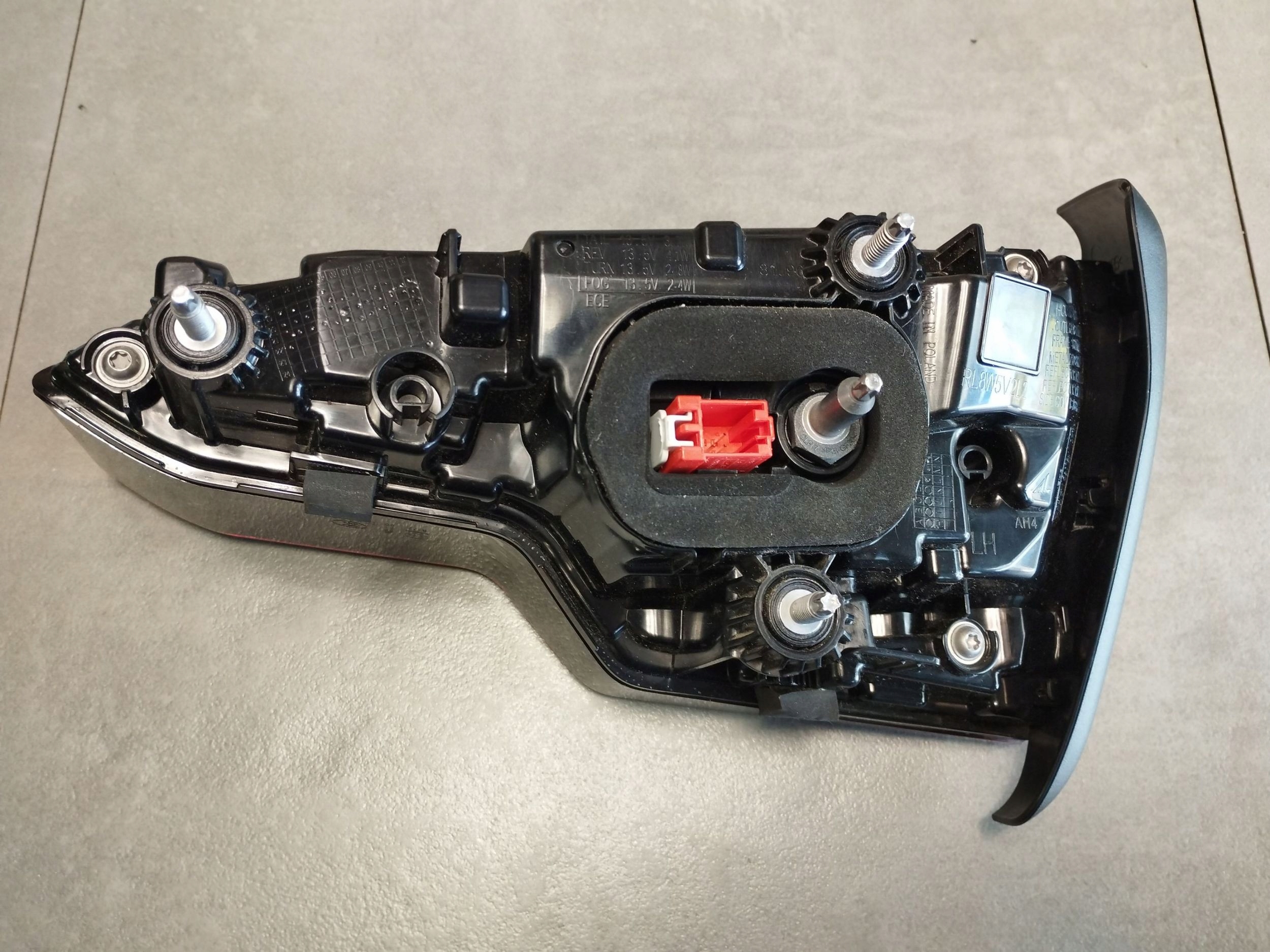 Audi A4 B9 8W sedan light rear left bonnet 8W5945093AC