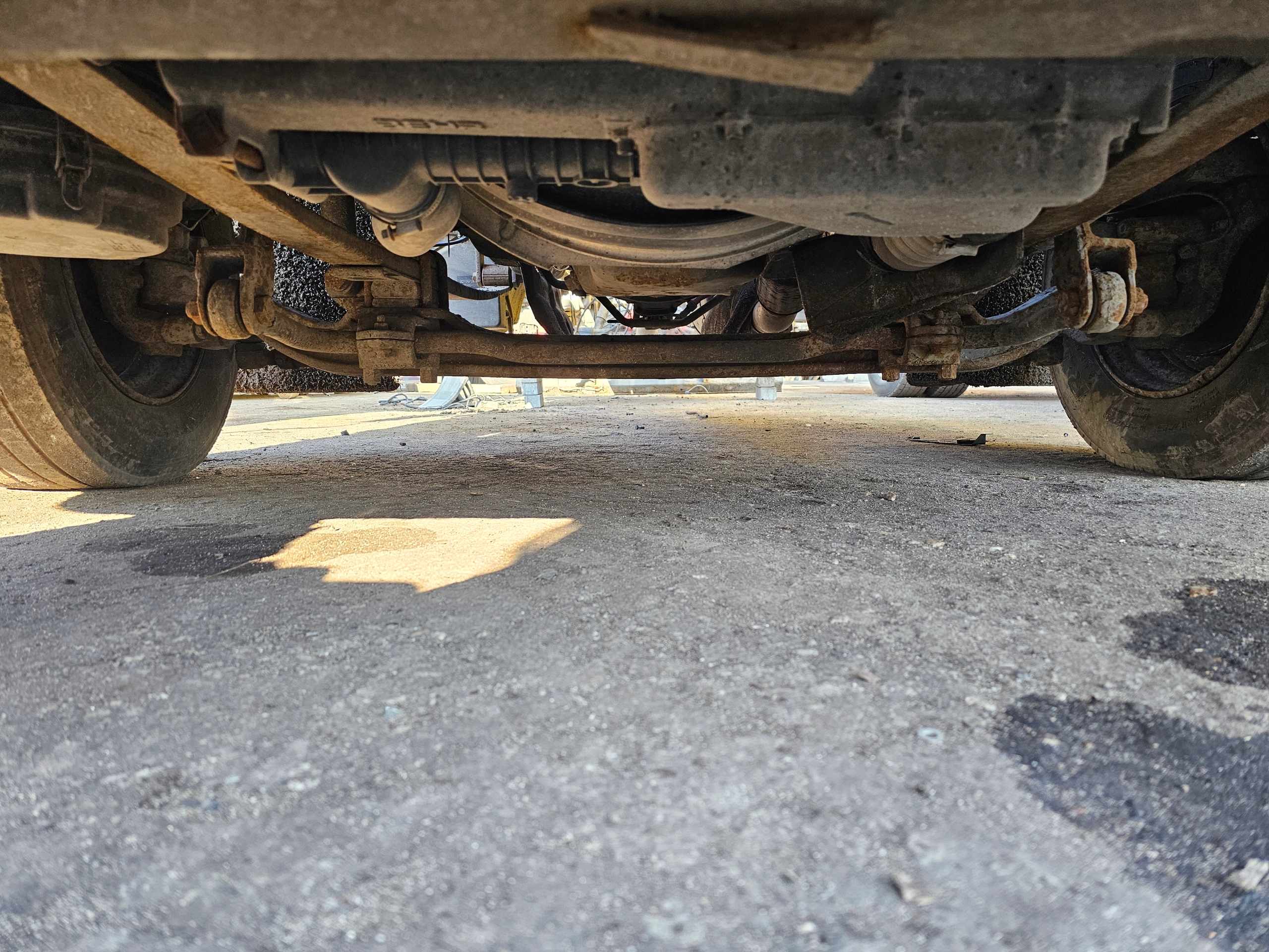 BELKA OŚ PRZEDNIA PIASTY ZWROTNICE RENAULT MIDLUM DXI FELGI 17.5 06-14 rok