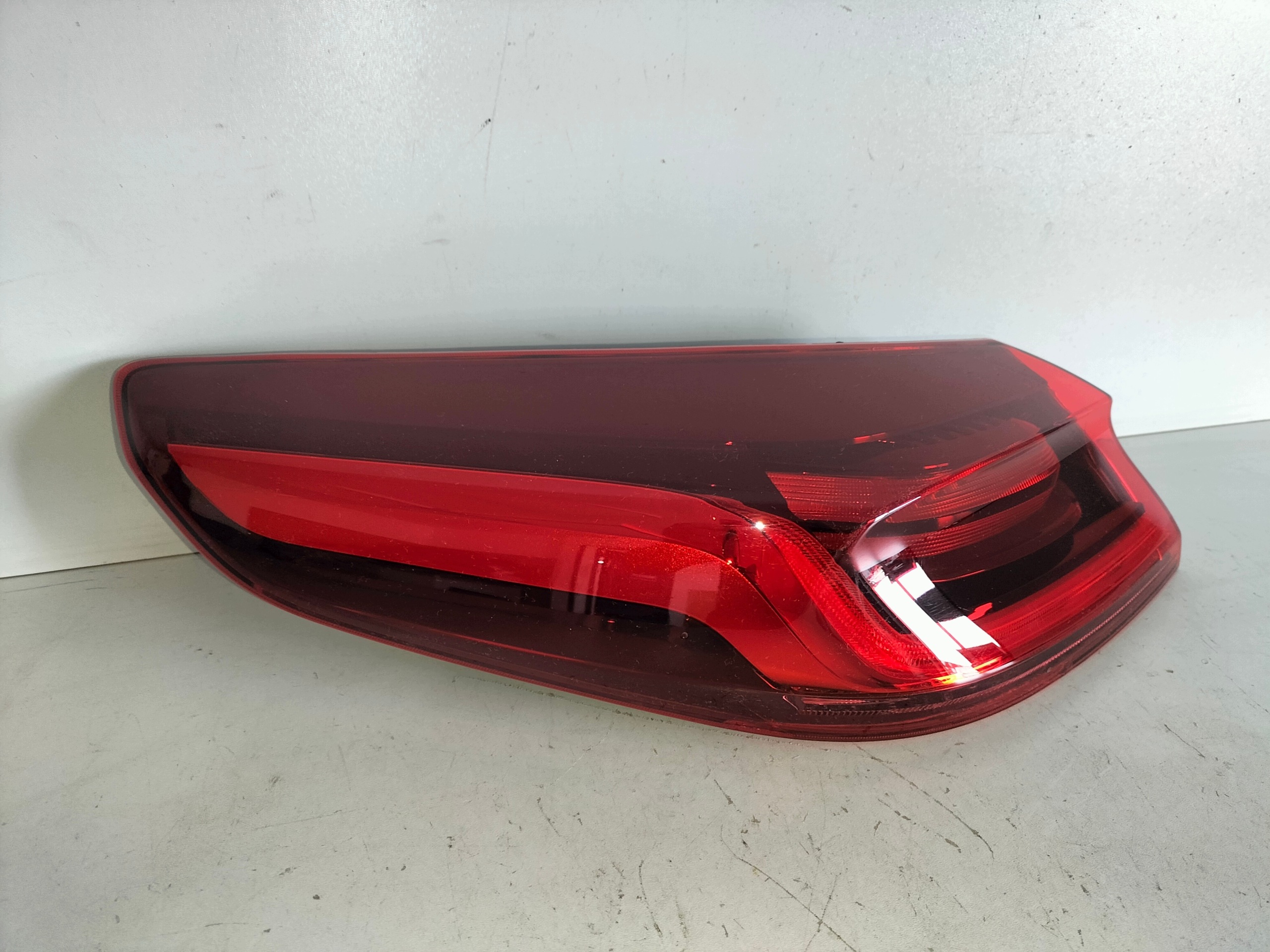 light rear rear part left KIA X-CEED XCEED and LIFT 22- LED