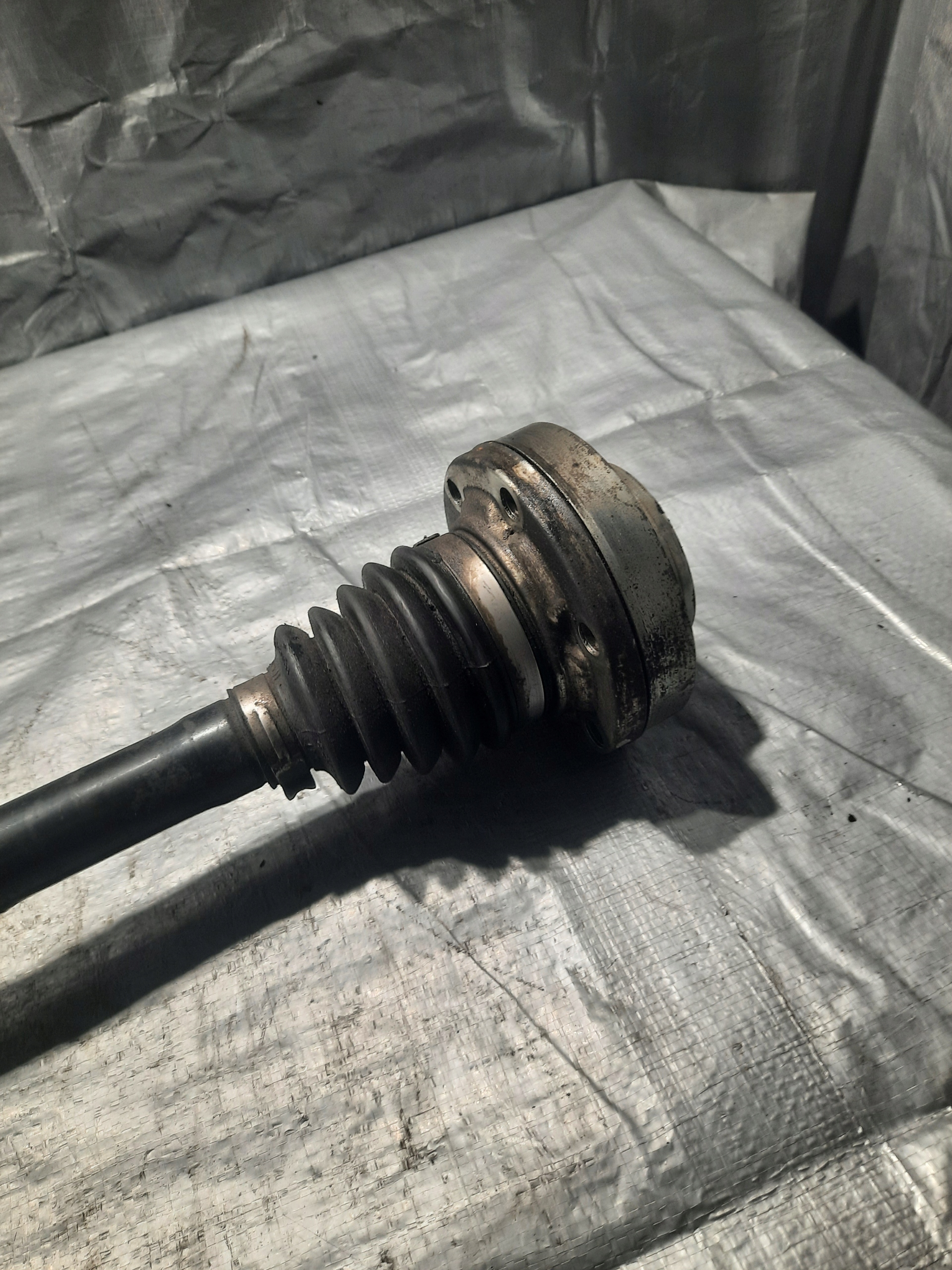 semi-axis left left rear part VW TOUAREG 7L 3.0 TDI BKS