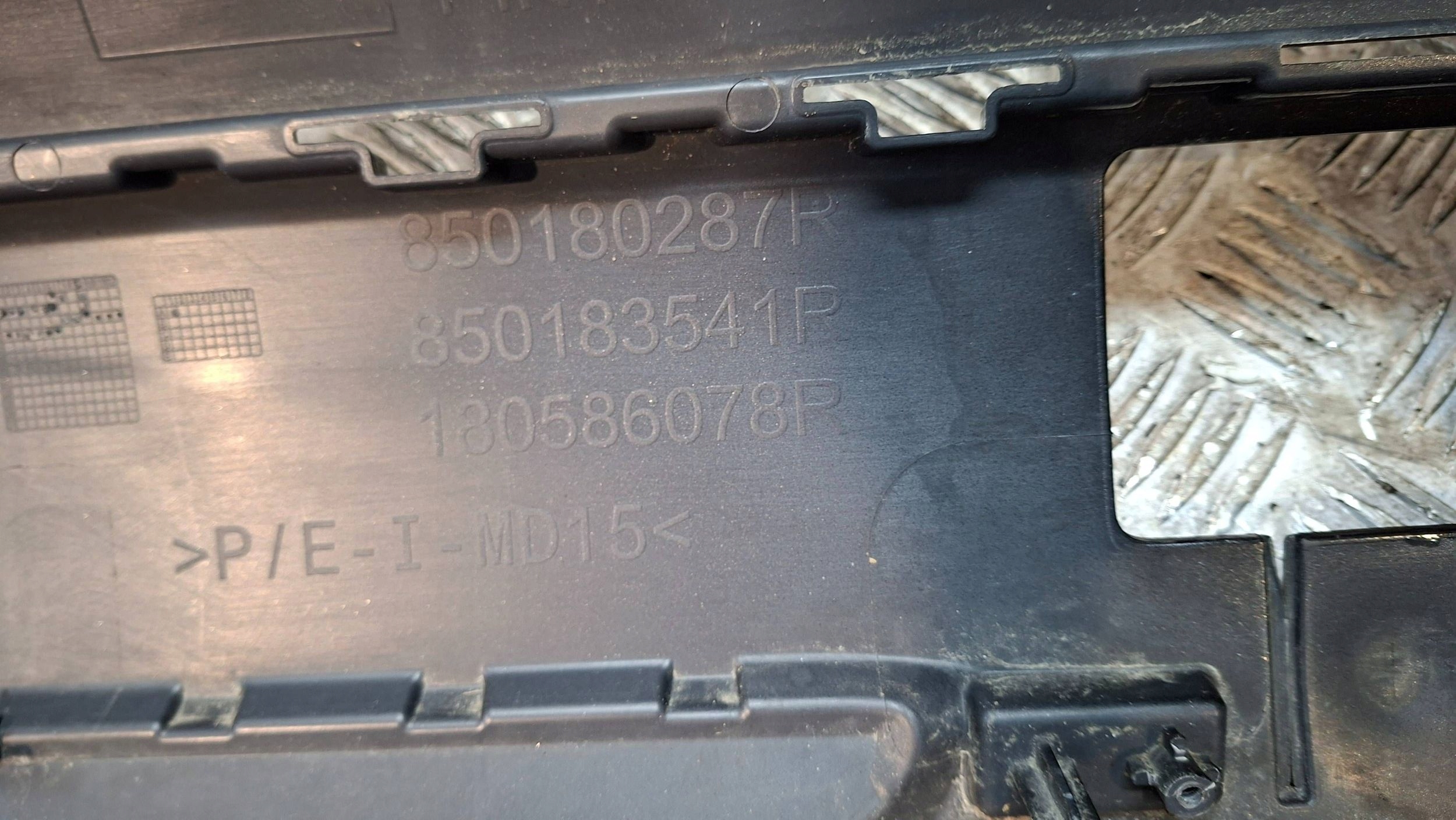 bumper rear part 850180287R RENAULT AUSTRAL 2022