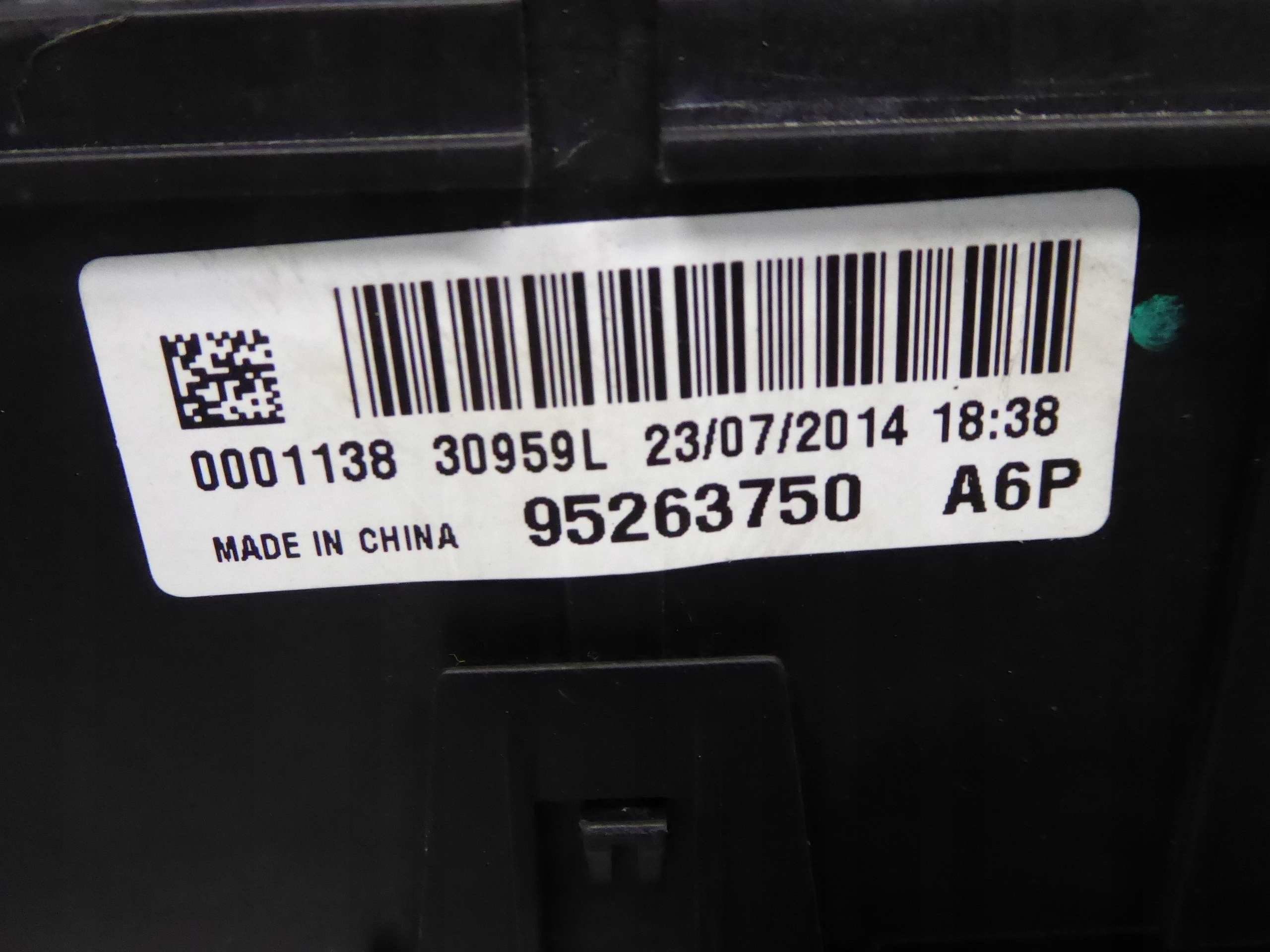 Unité commande confort Module fusibles OPEL MOKKA