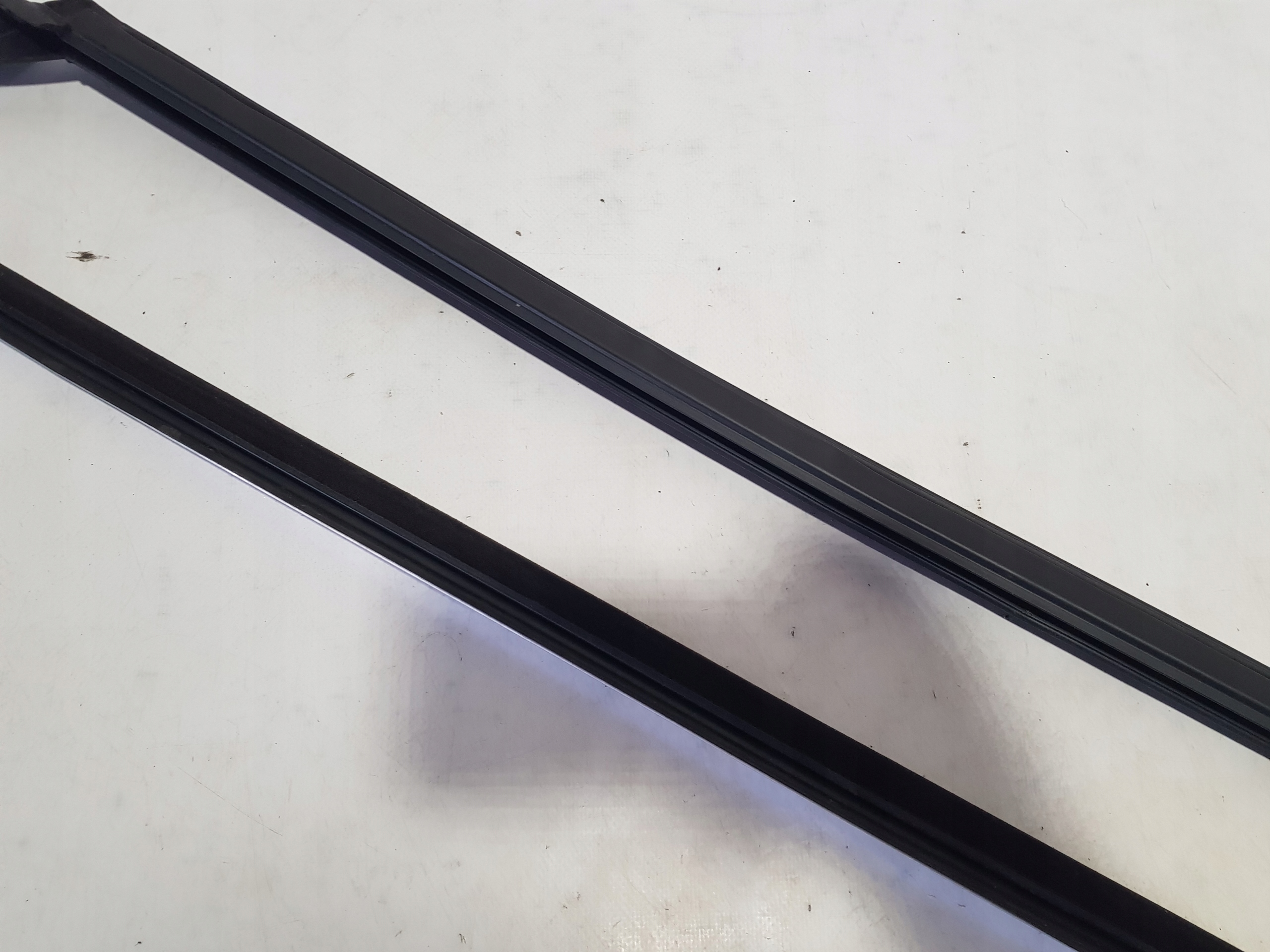 moulding door left dust CHROM MERCEDES W207