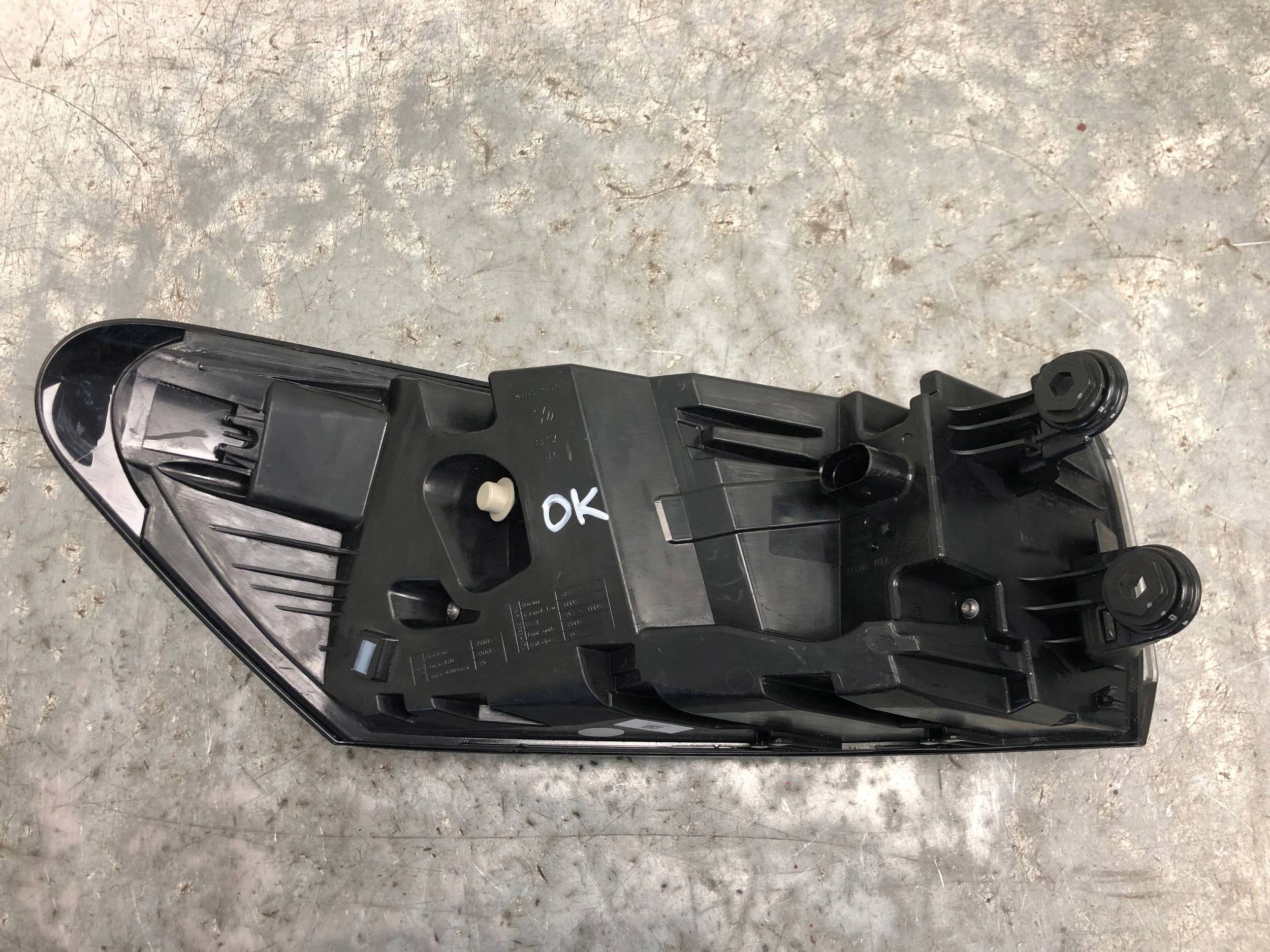 light right rear part VW ID4 11A945096