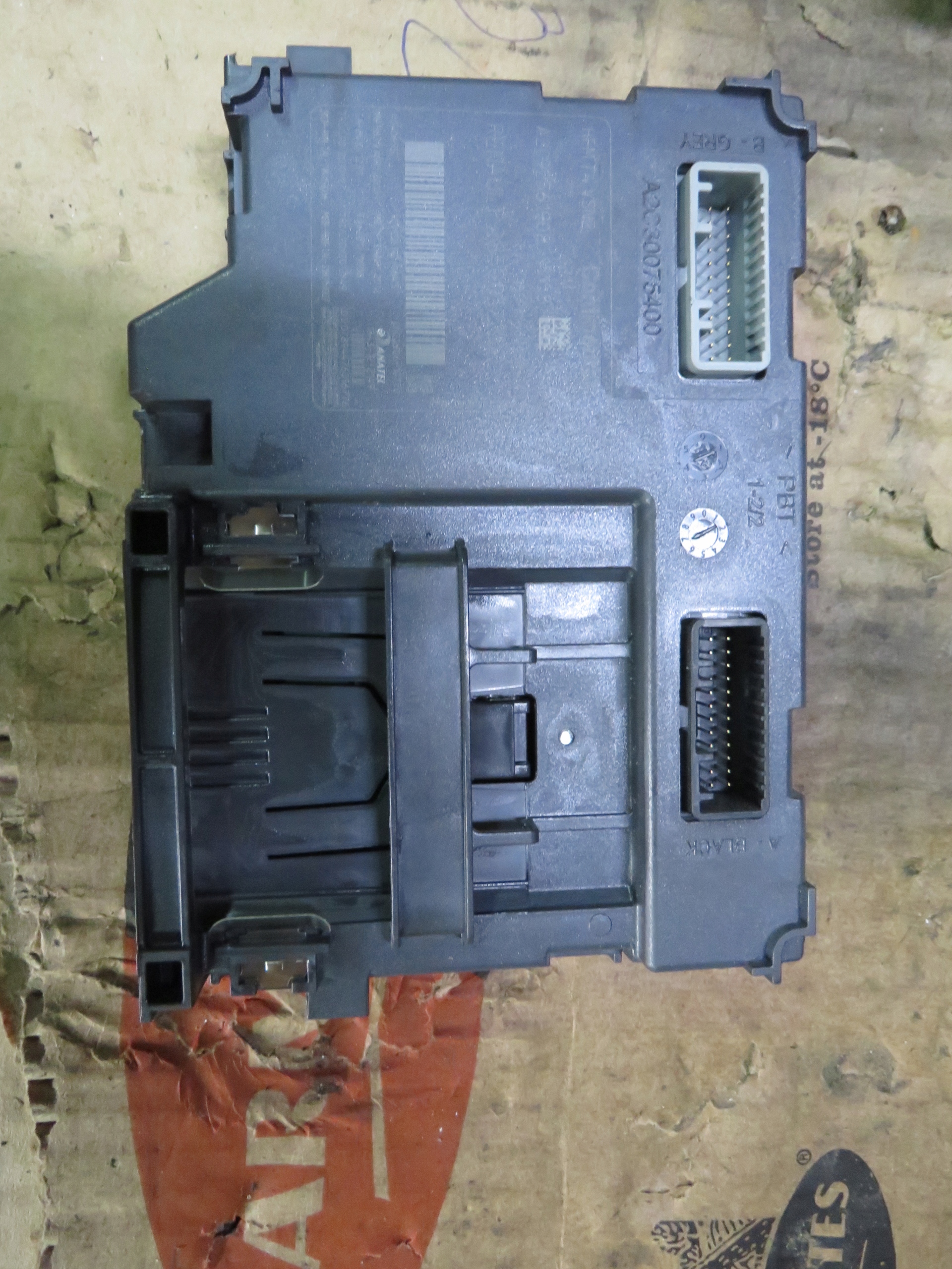 ЧУТНИК КАРТИ RENAULT 285905280R