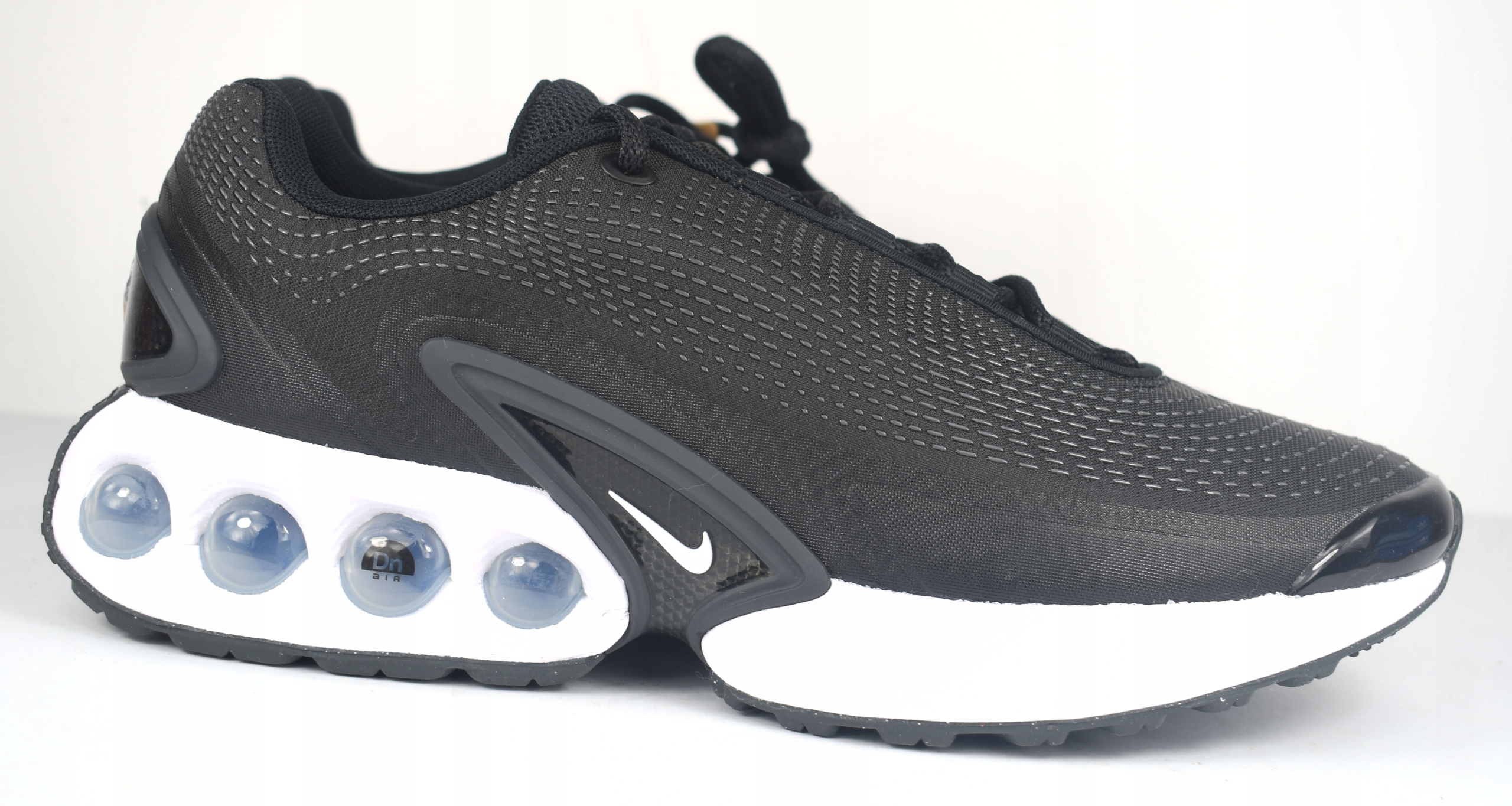 Nike Air Max Dn DV3337-012 vel 45 černá+bílá