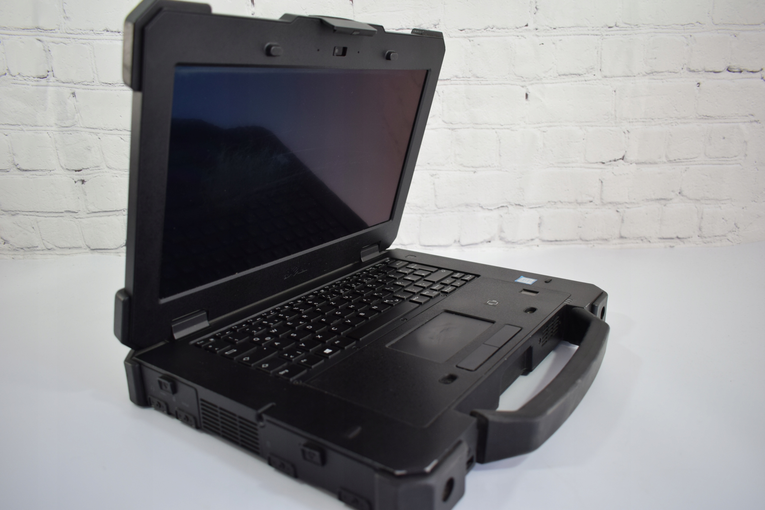 Dell Rugged 7414 Intel i7-6600U| 16GB | 512SSD| RW | HD | 1082293 Model Rugged 7414